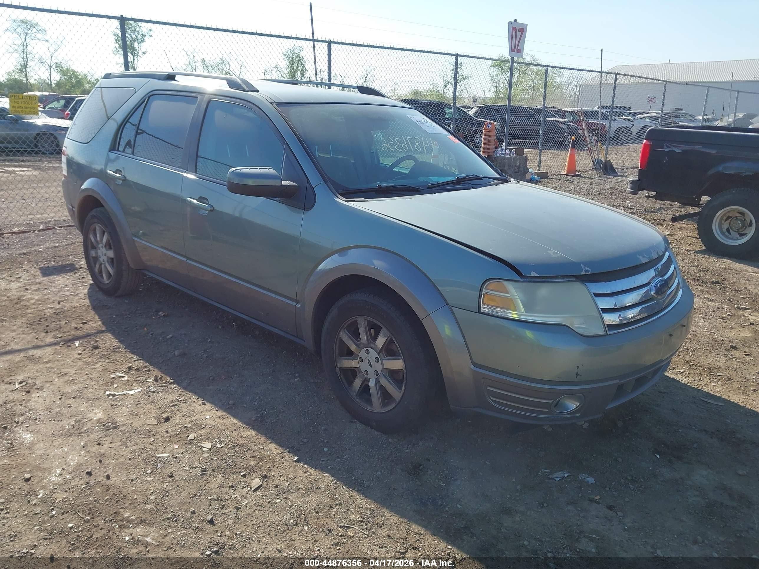 2008 Ford Taurus X SEL, VIN 1FMDK02W28GA11562 — Normal wear
