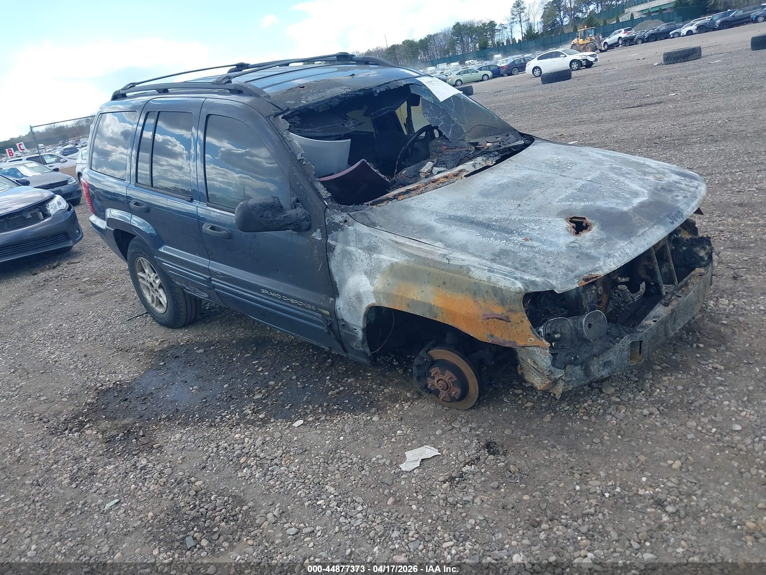 2004 Jeep Grand Cherokee Laredo, VIN 1J4GW48SX4C120302 — Burn