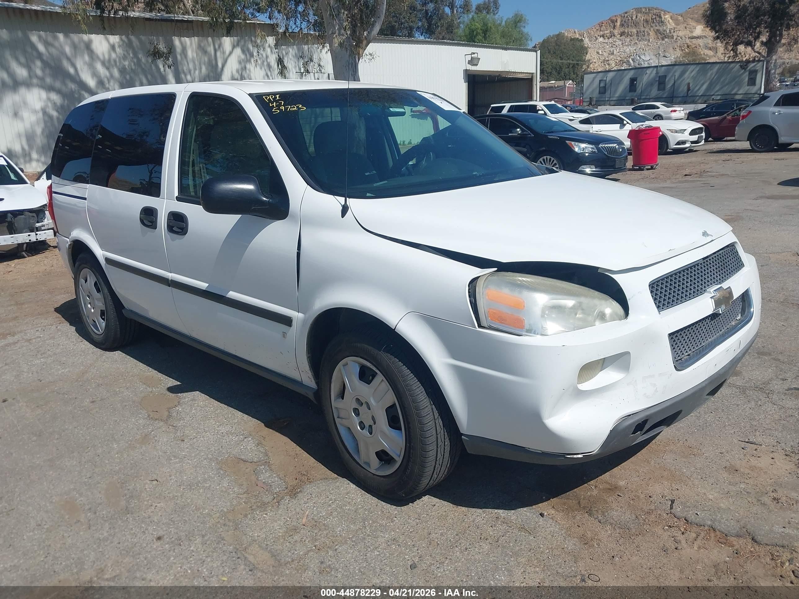 2007 Chevrolet Uplander LS, VIN 1GNDU23117D158198 — Front end