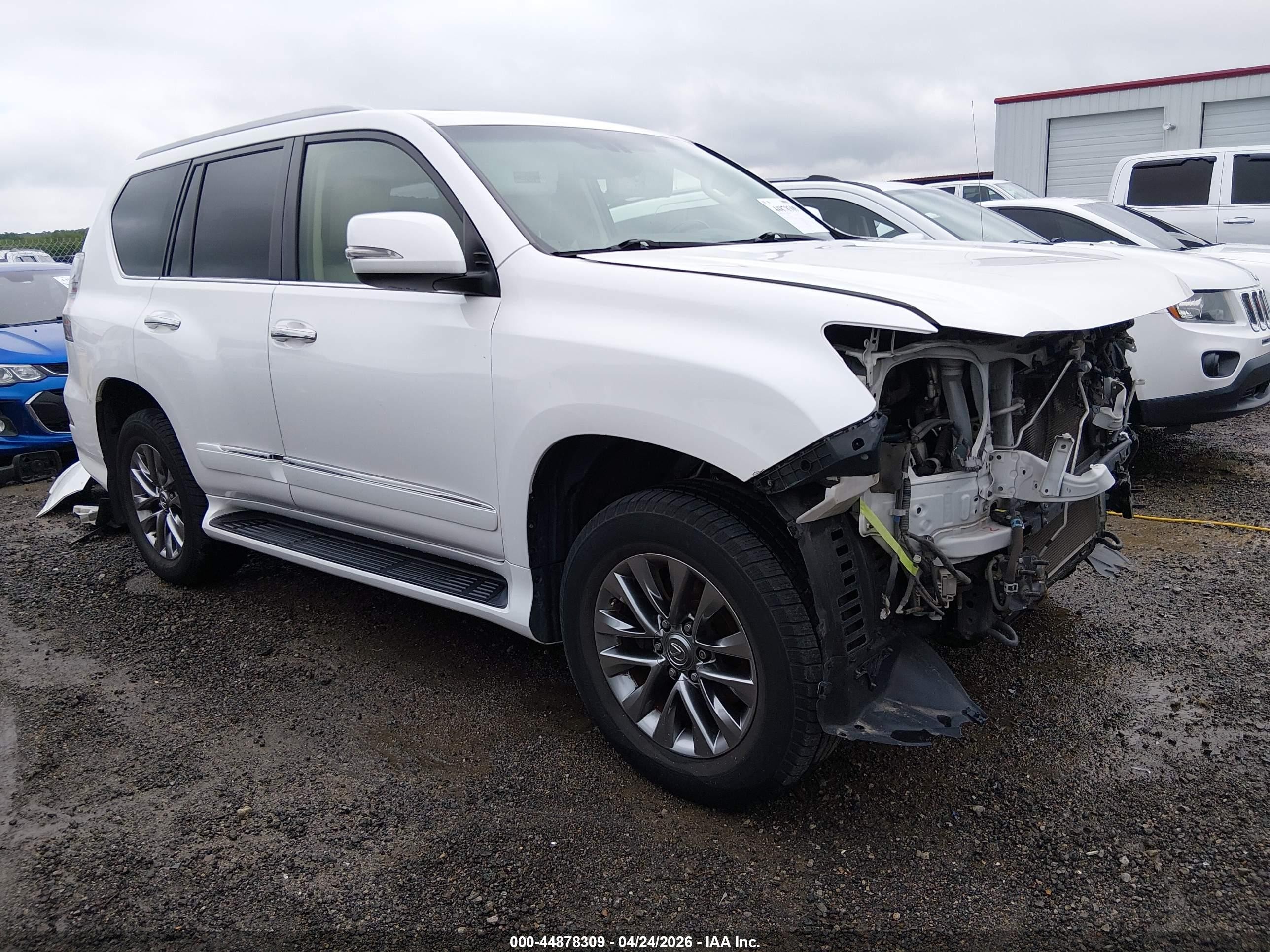 2016 Lexus GX 460 Luxury, VIN JTJJM7FX3G5125364 — Front end