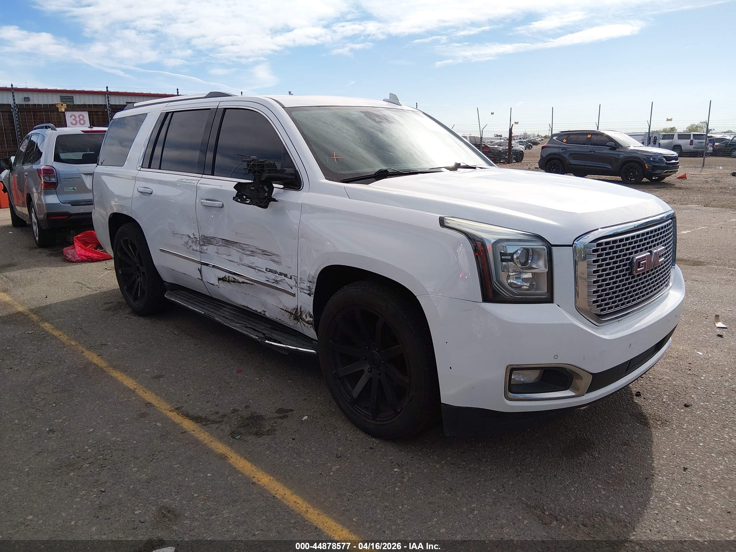 2016 GMC Yukon Denali, VIN 1GKS2CKJ3GR178232 — Side