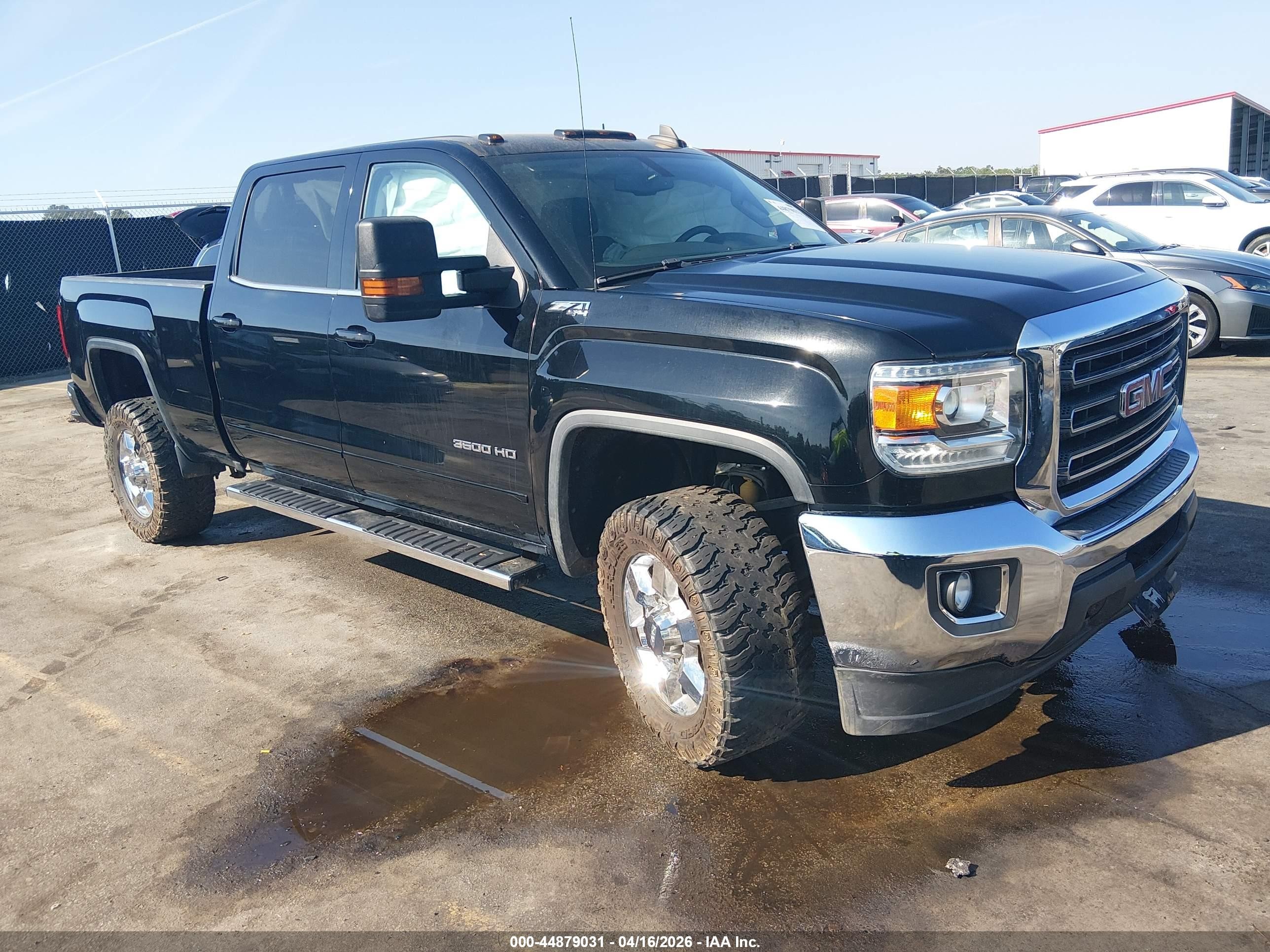 2017 GMC Sierra 3500HD, VIN 1GT12WEG2HF113478 — Side