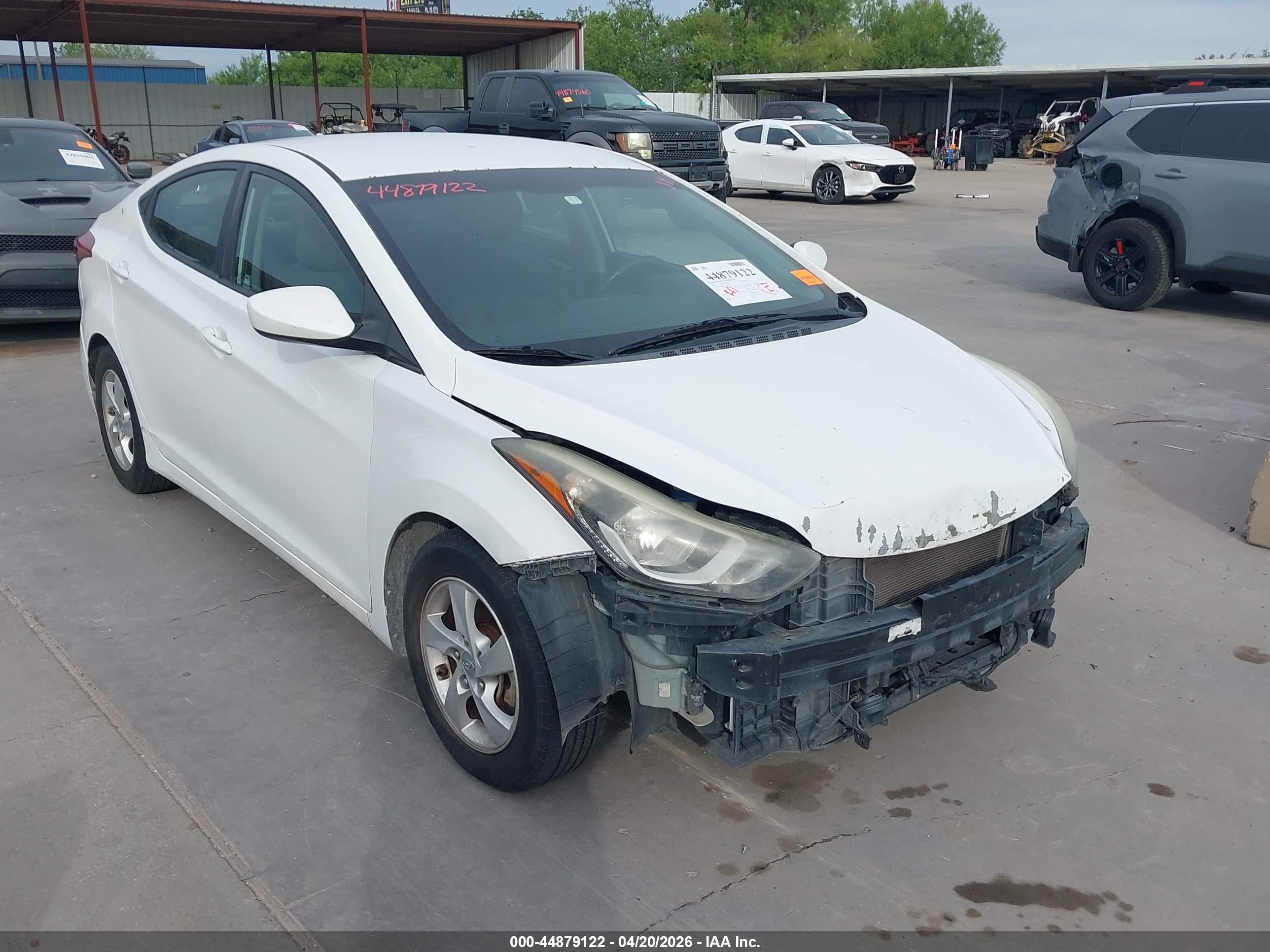 2014 Hyundai Elantra SE, VIN 5NPDH4AE3EH475857 — Front end
