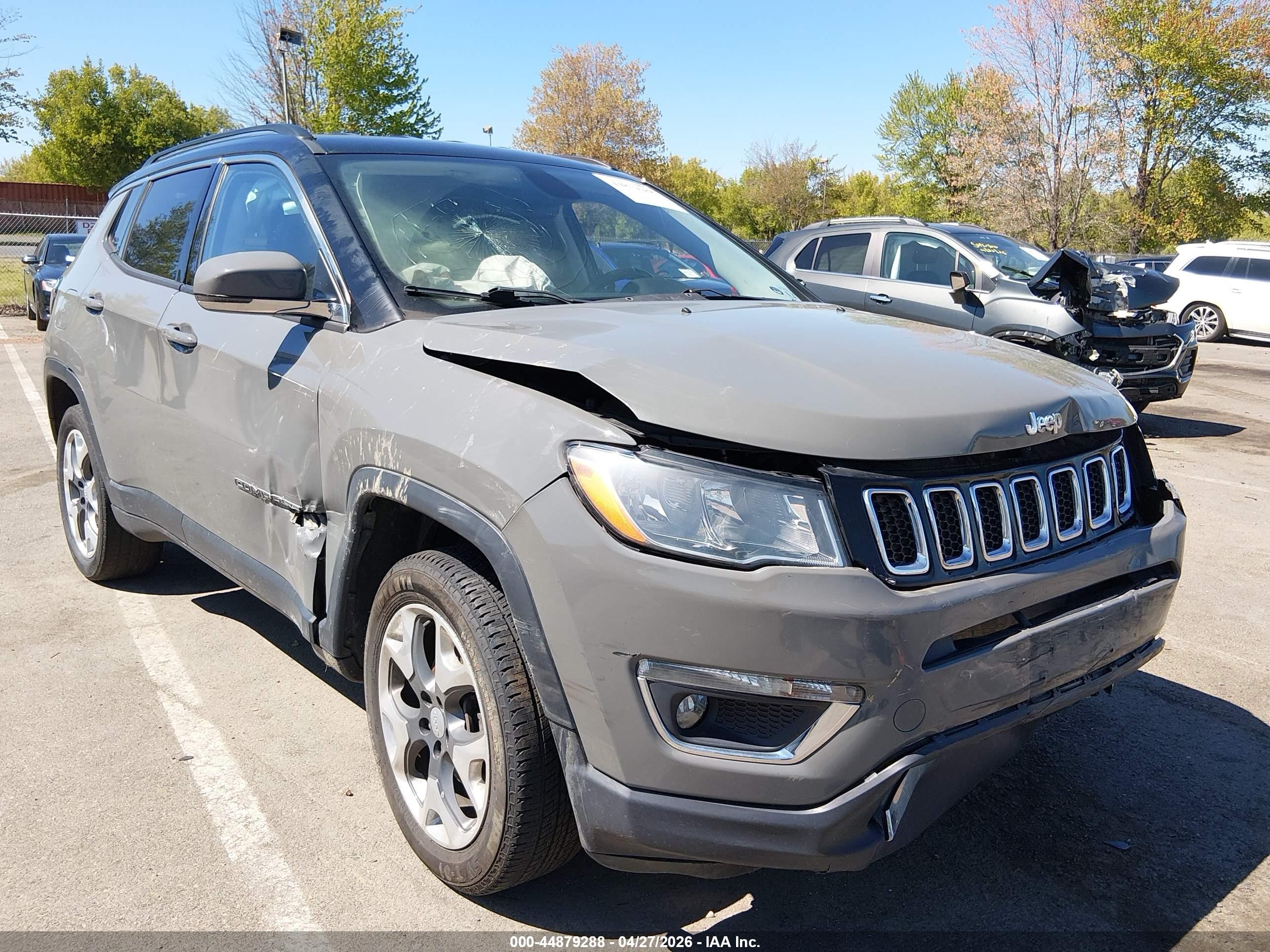 2020 Jeep Compass Limited, VIN 3C4NJDCB5LT138048 — Front end