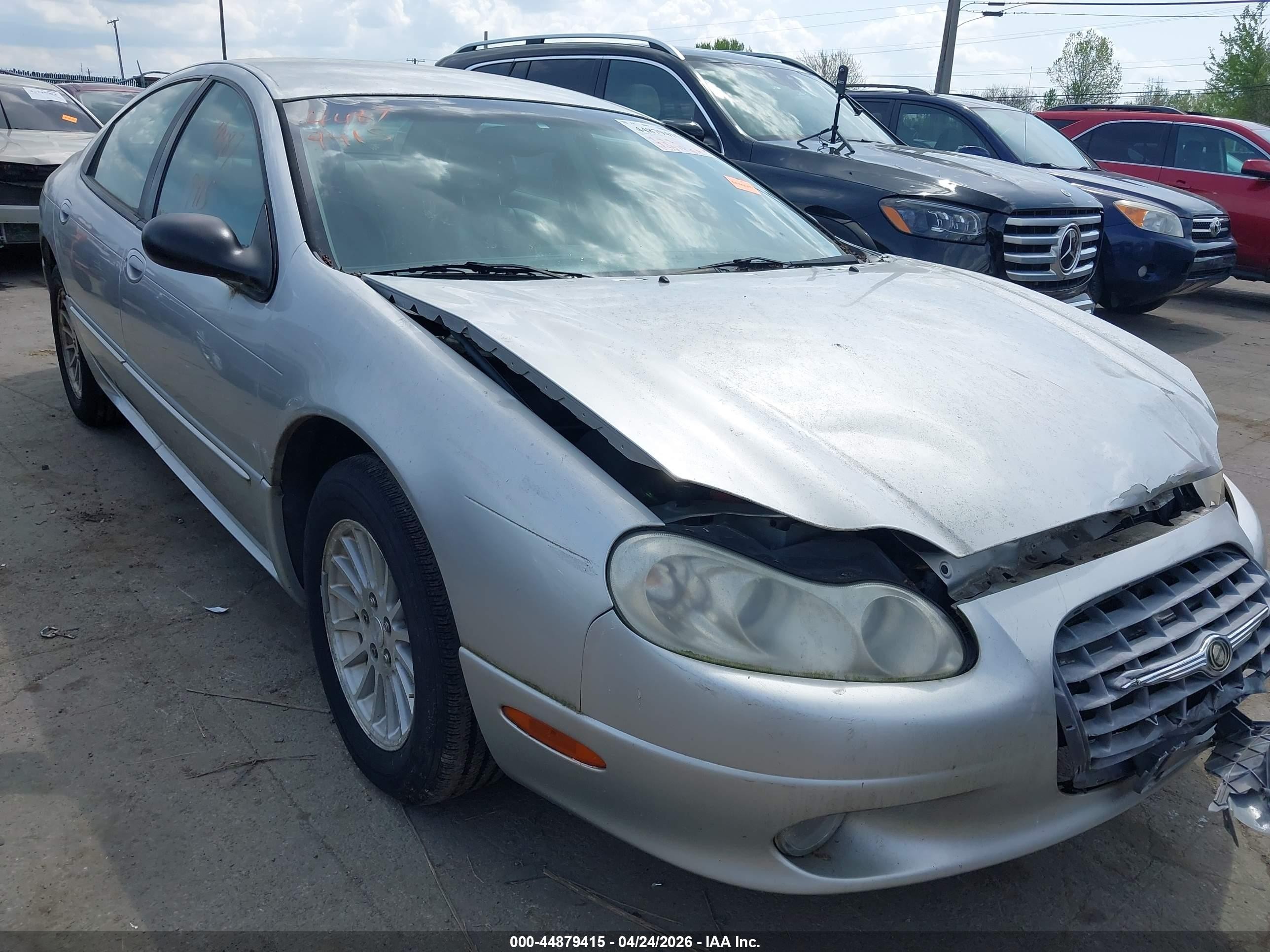 2002 Chrysler Concorde LXi, VIN 2C3HD36M82H100238 — Front end