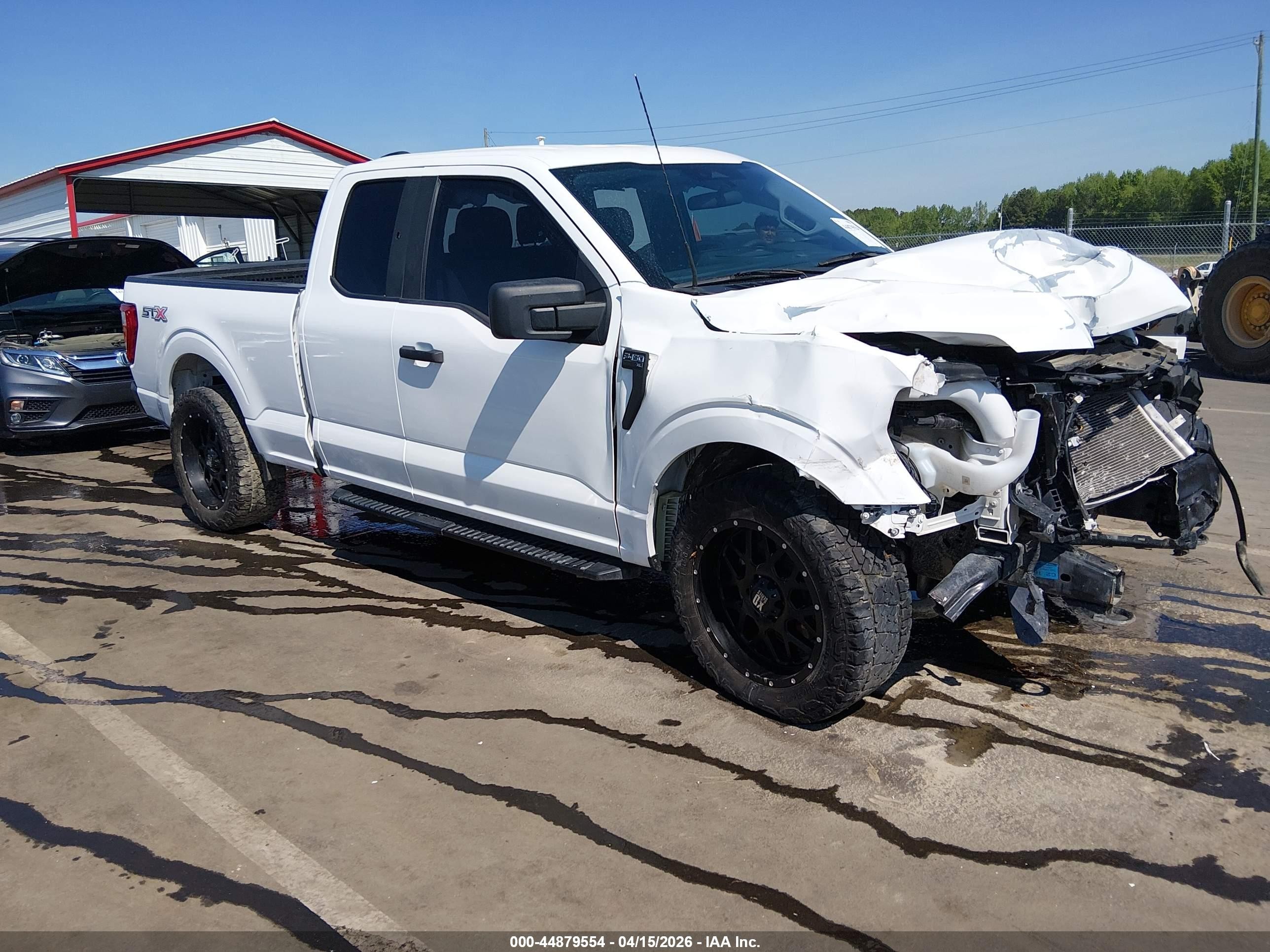 2022 Ford F-150 XLT, VIN 1FTFX1E59NKE17547 — Перед