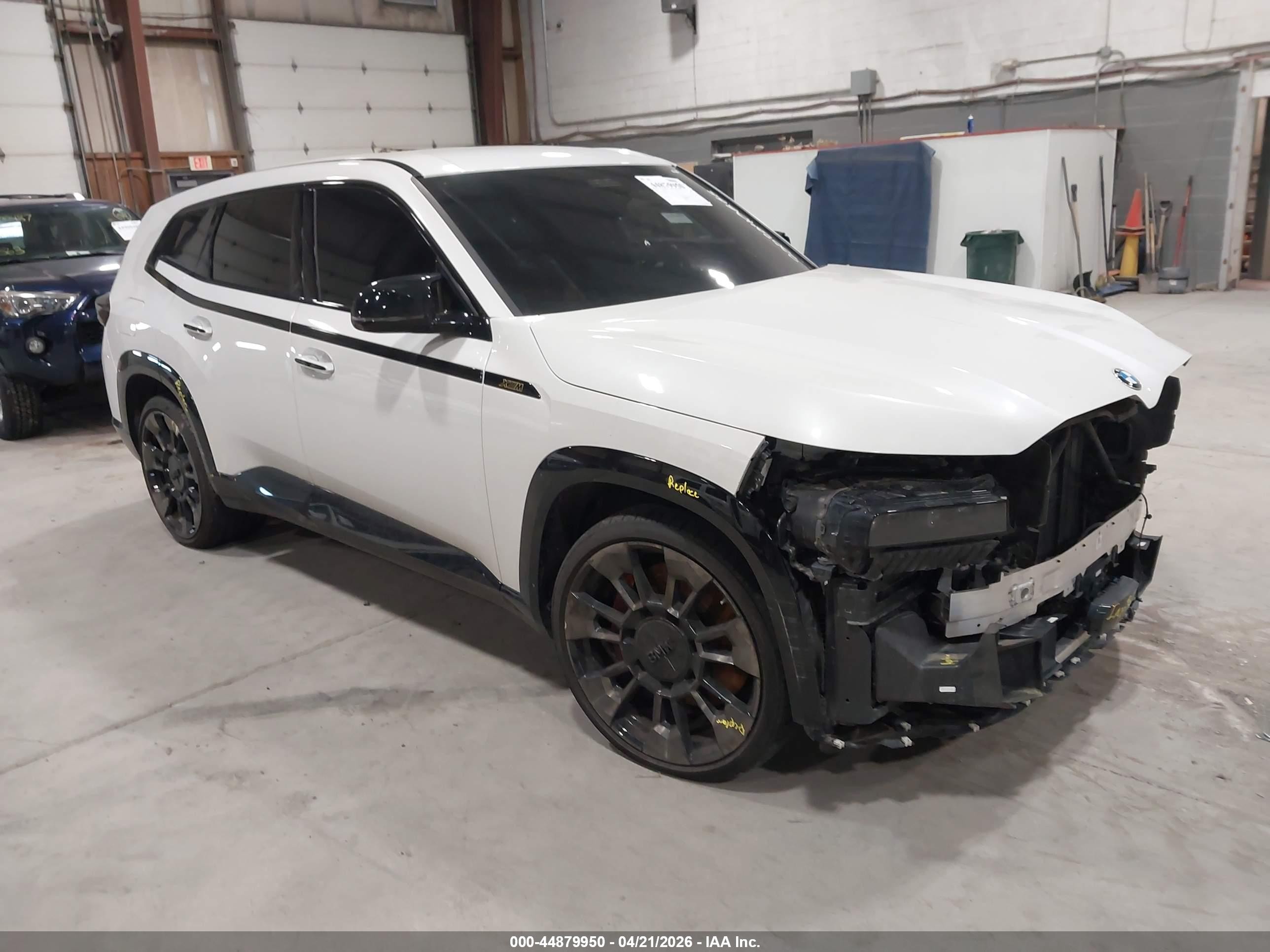 2023 BMW XM, VIN 5YM23CS08P9R93789 — Front end