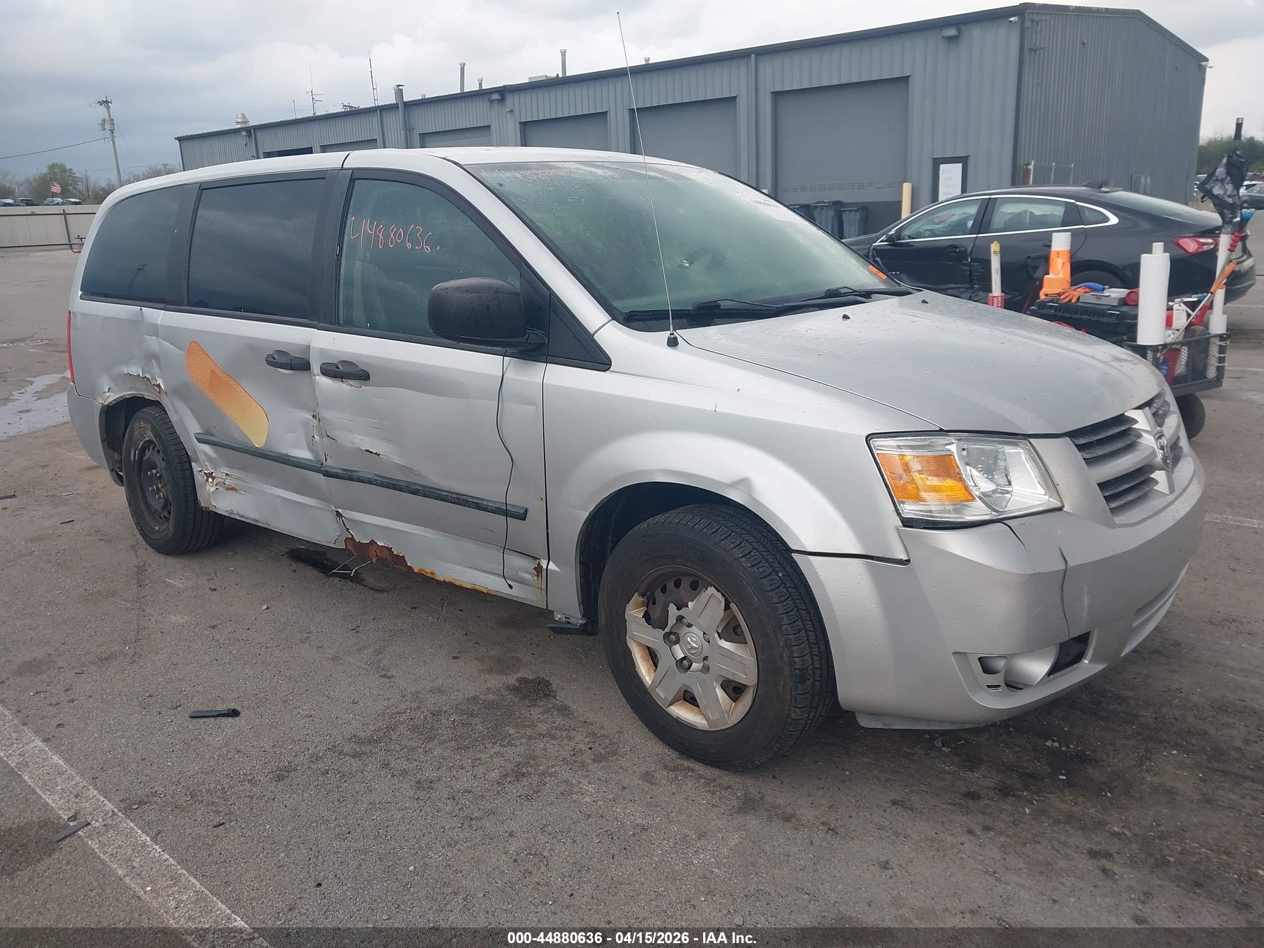 2008 Dodge Grand Caravan SE, VIN 1D8HN44H78B159952 — Бок