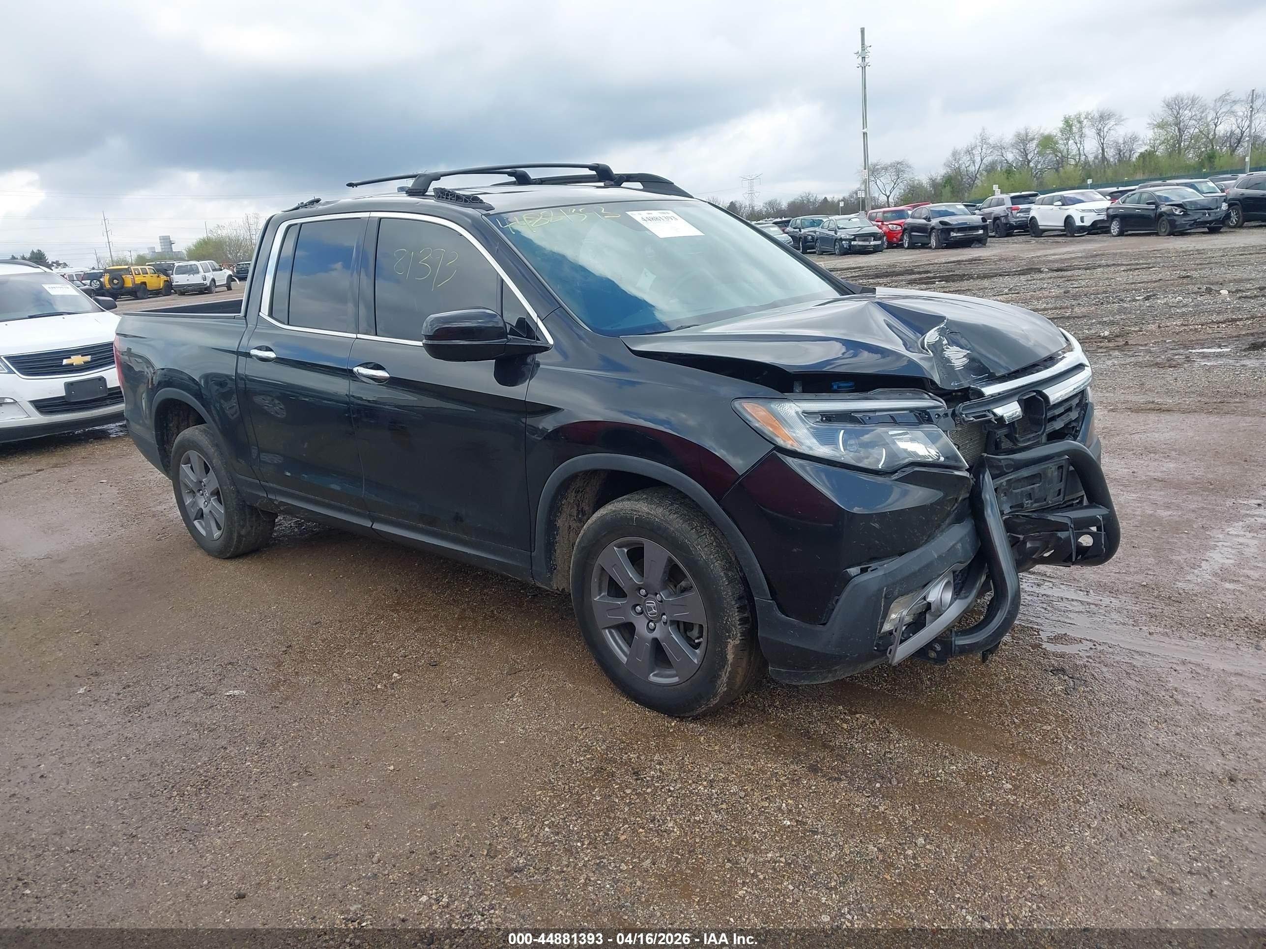 2020 Honda Ridgeline RTL-E, VIN 5FPYK3F75LB004836 — Front end
