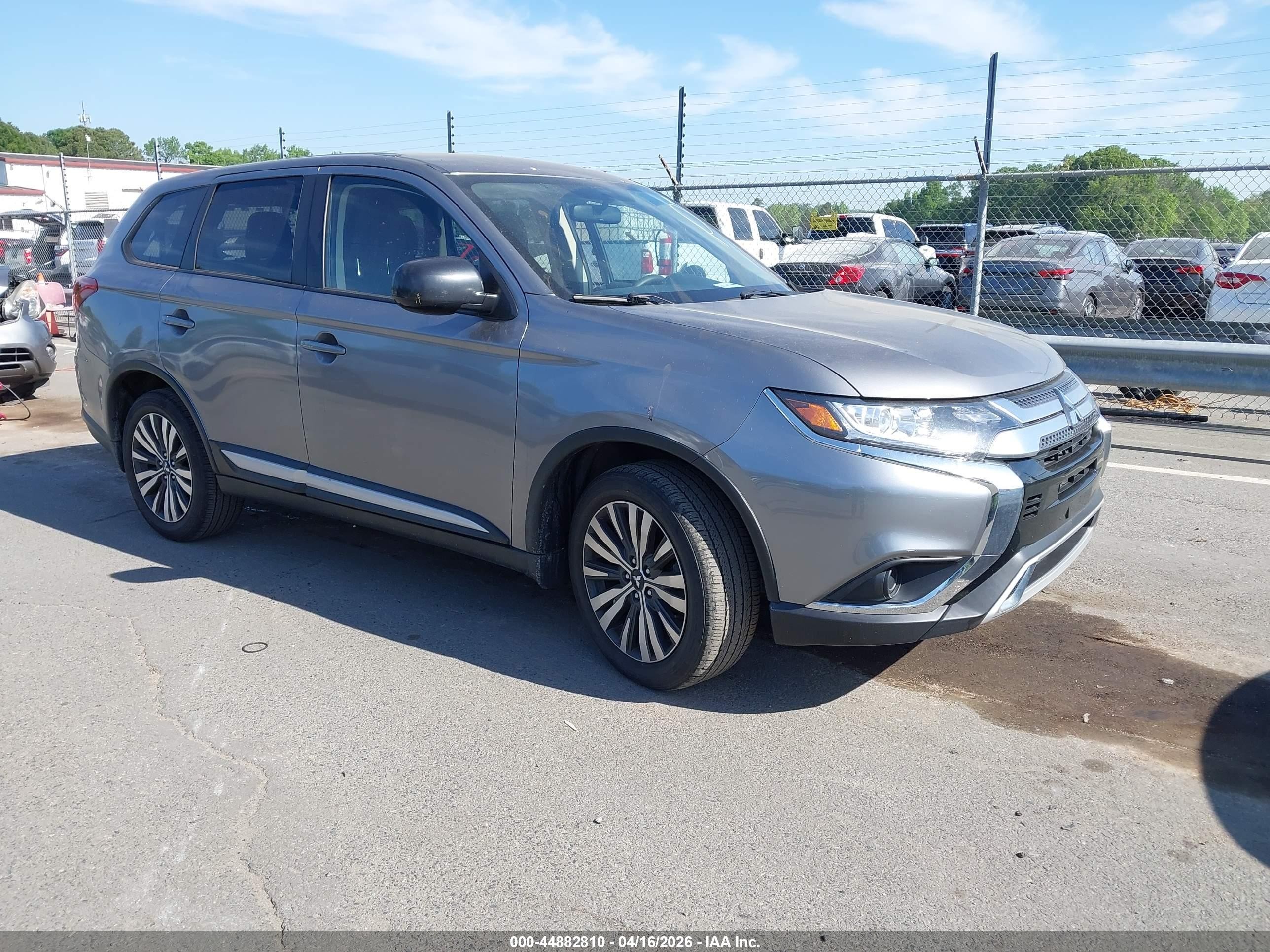 2020 Mitsubishi Outlander ES, VIN JA4AD2A39LZ048183 — Side