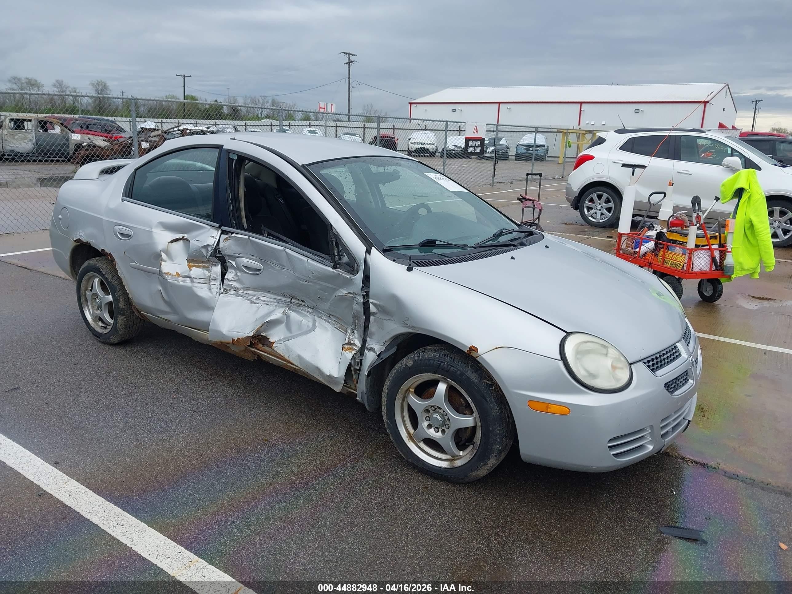 2005 Dodge Neon SXT, VIN 1B3ES56C05D264867 — Бок
