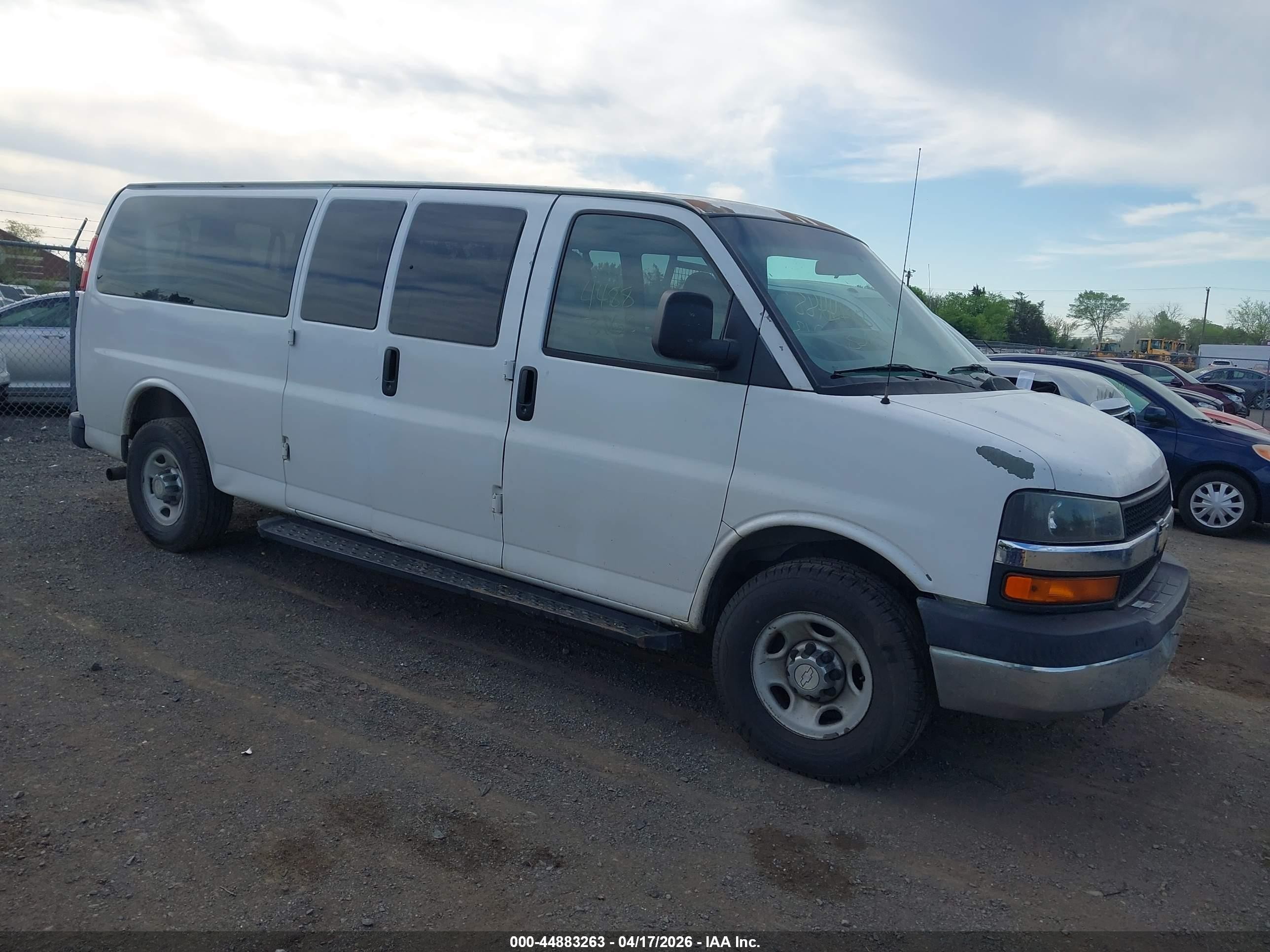 2008 Chevrolet Express Passenger, VIN 1GAHG39K281114732 — Normal wear
