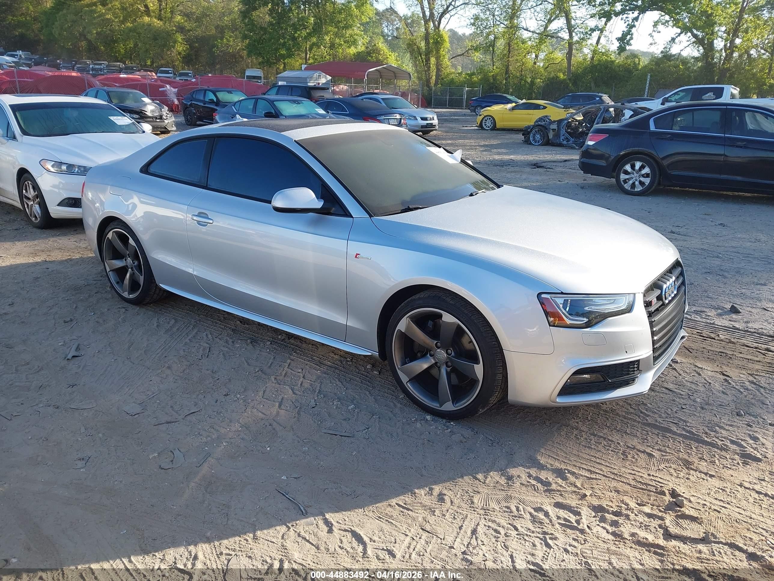 2014 Audi S5 Premium Plus, VIN WAUCGAFR5EA067079 — Пожар в салоне