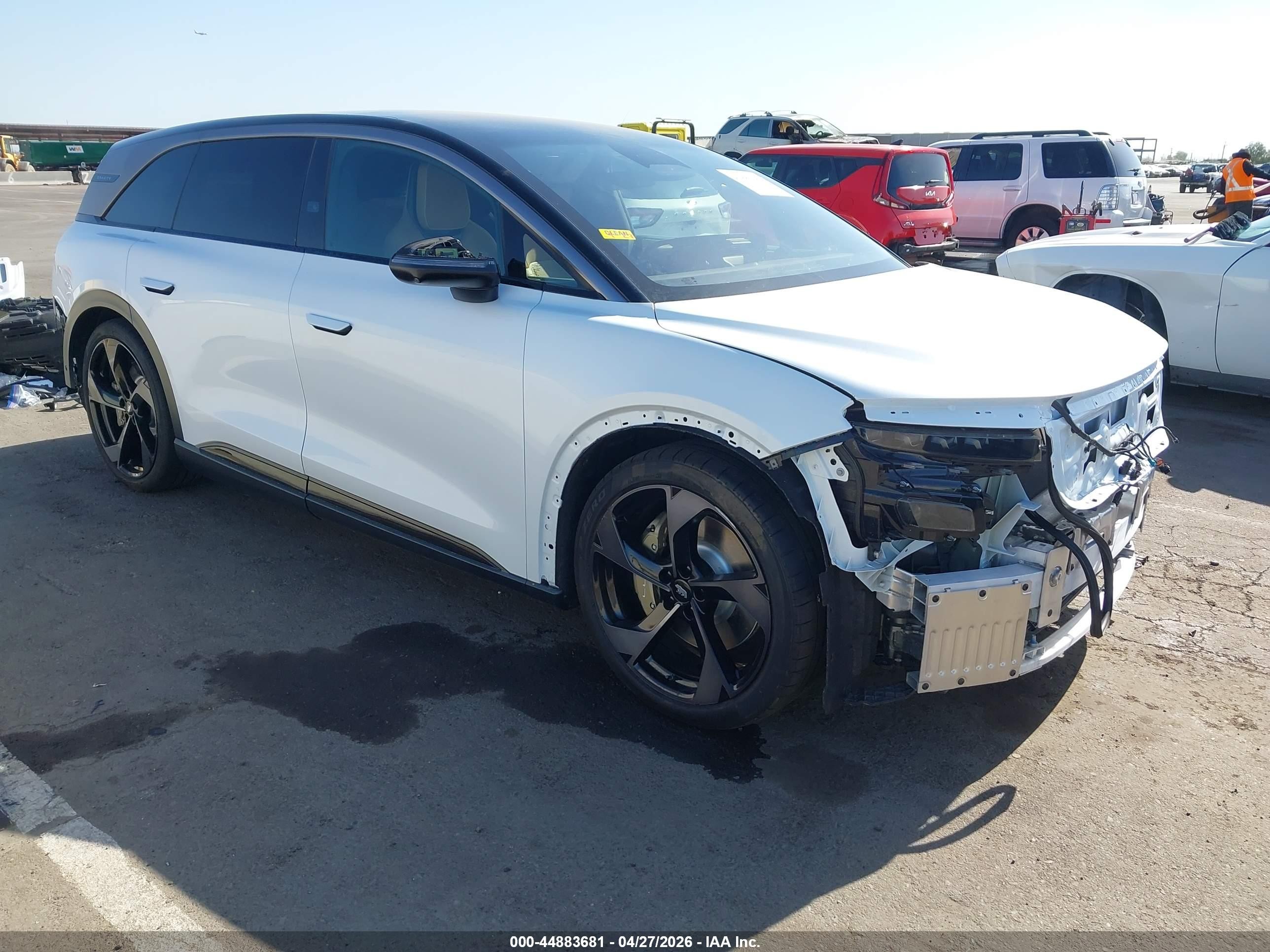 2026 Lucid Gravity, VIN 7UUG1GHJ6TA023573 — Front end