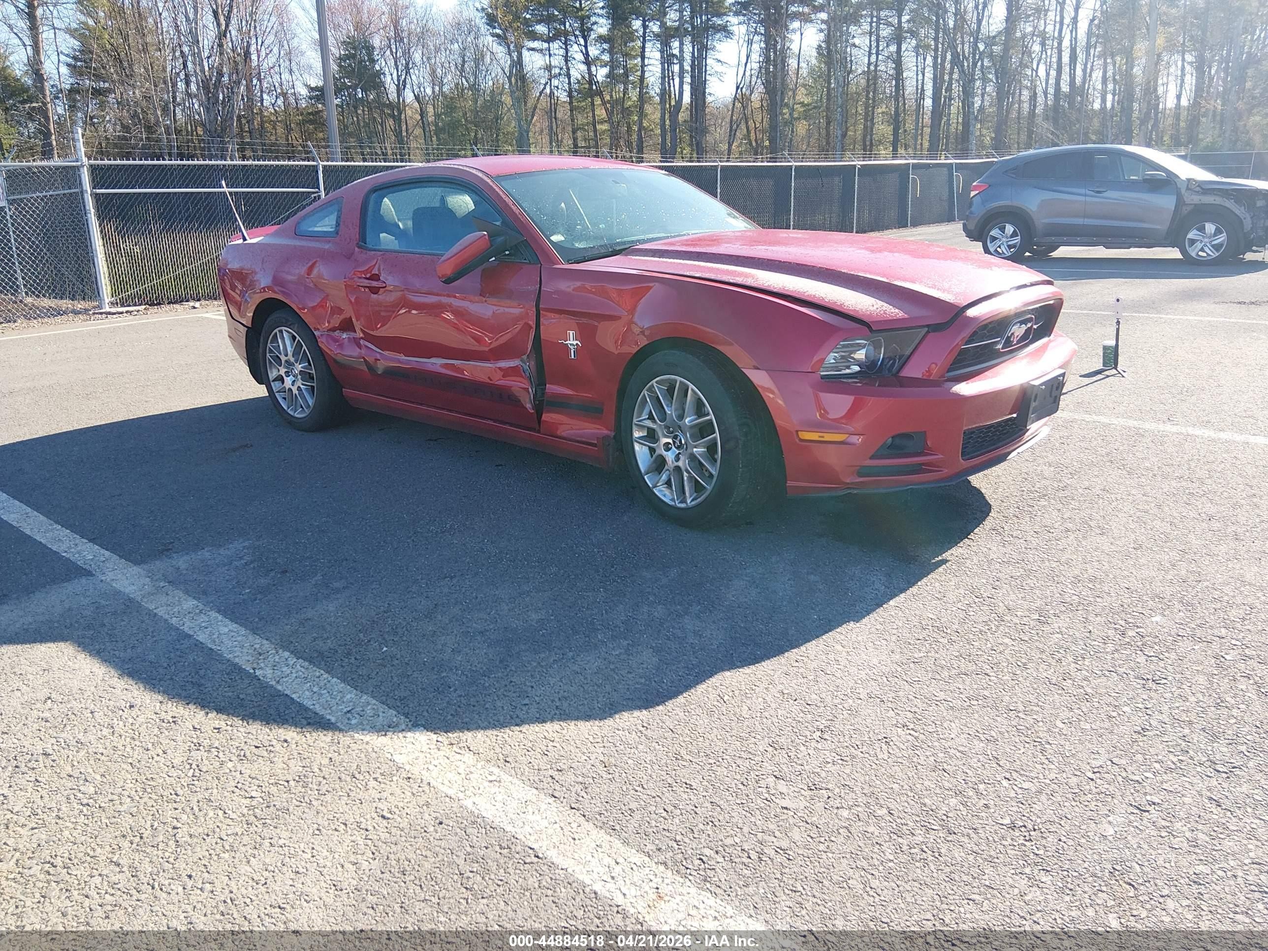 2013 Ford Mustang V6, VIN 1ZVBP8AM3D5259947 — Side