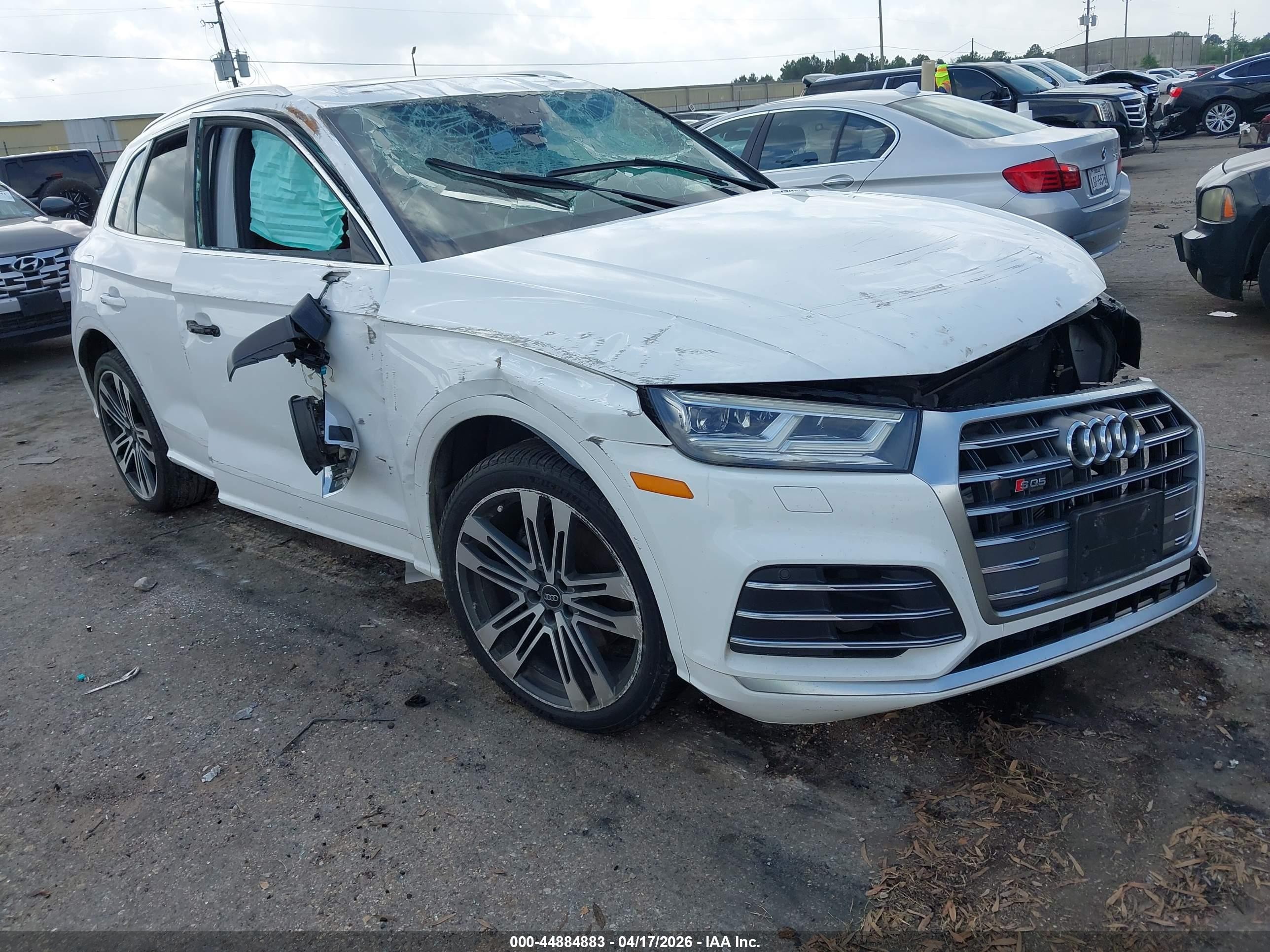 2019 Audi SQ5 Premium Plus, VIN WA1B4AFY8K2081153 — Опрокидывание