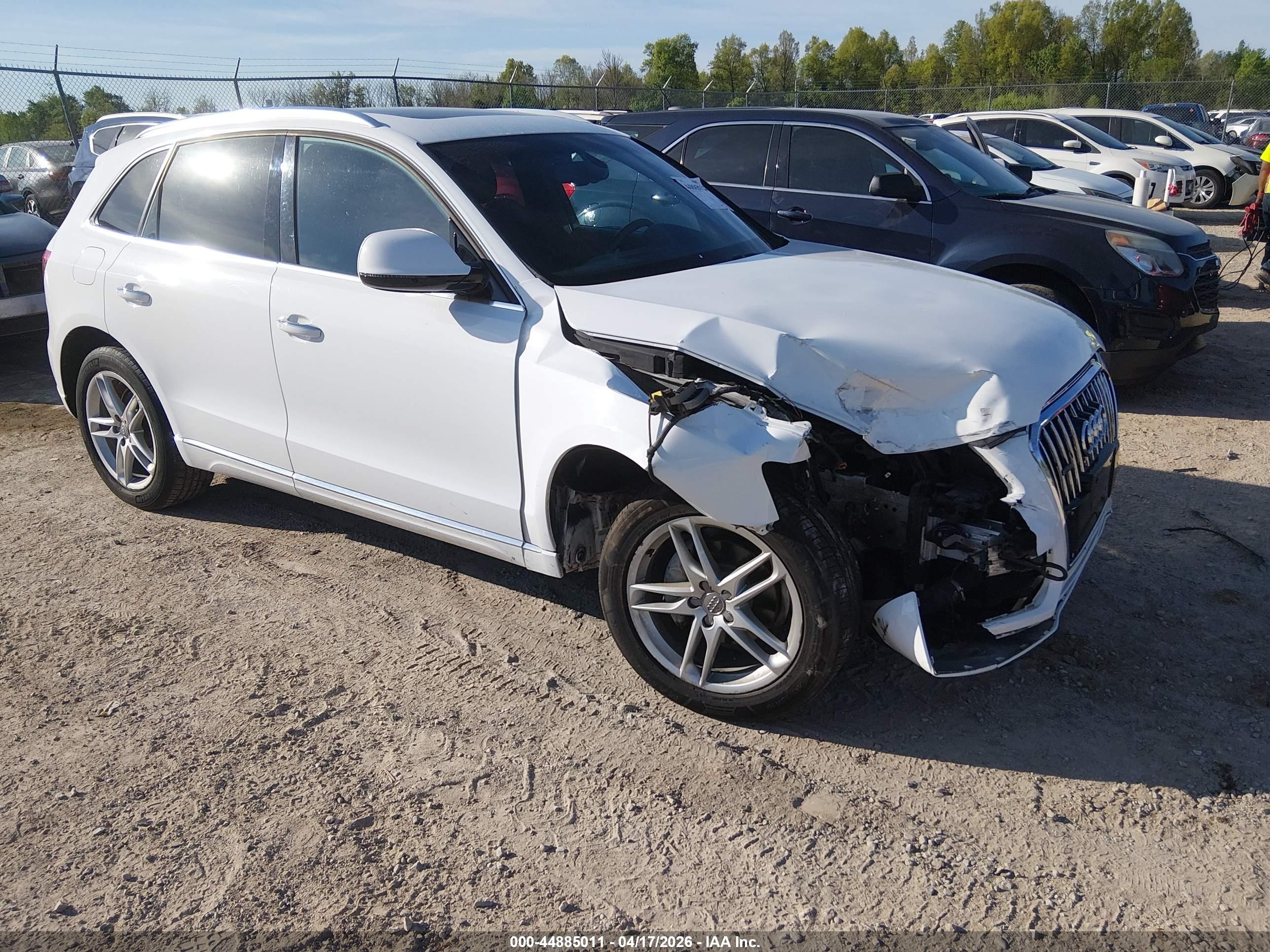 2016 Audi Q5 Premium Plus, VIN WA1L2AFP2GA019097 — Front end