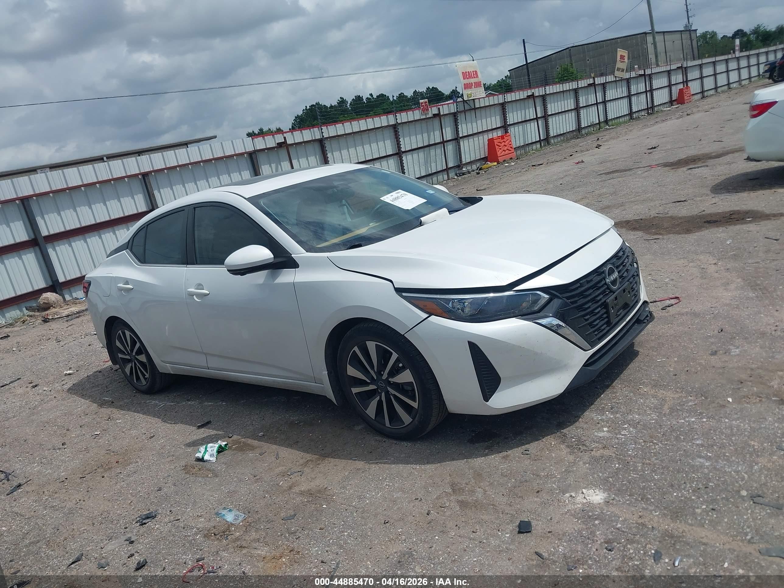 2024 Nissan Sentra SV, VIN 3N1AB8CV4RY267233 — Front end