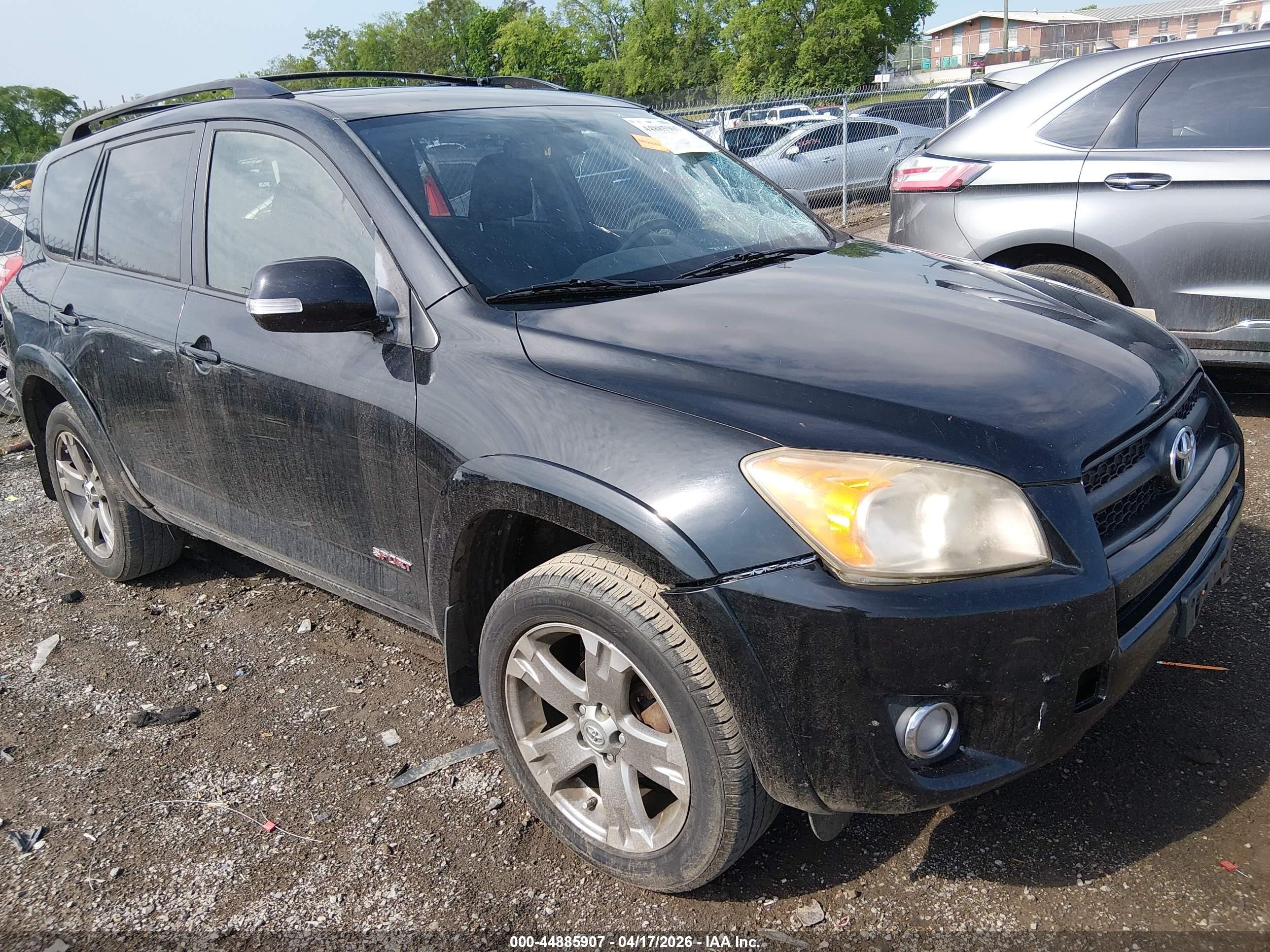 2010 Toyota RAV4 Sport, VIN JTMRF4DV7A5030278 — Front end