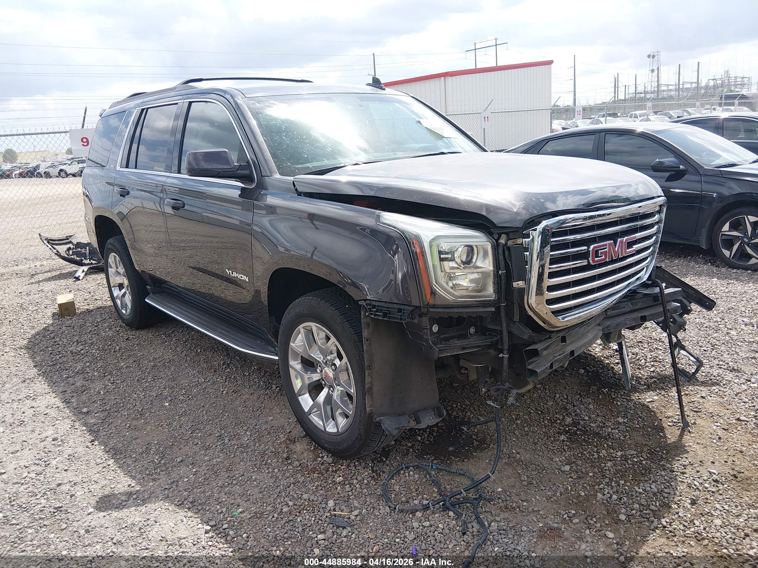 2017 GMC Yukon SLT, VIN 1GKS1BKCXHR190331 — Front end