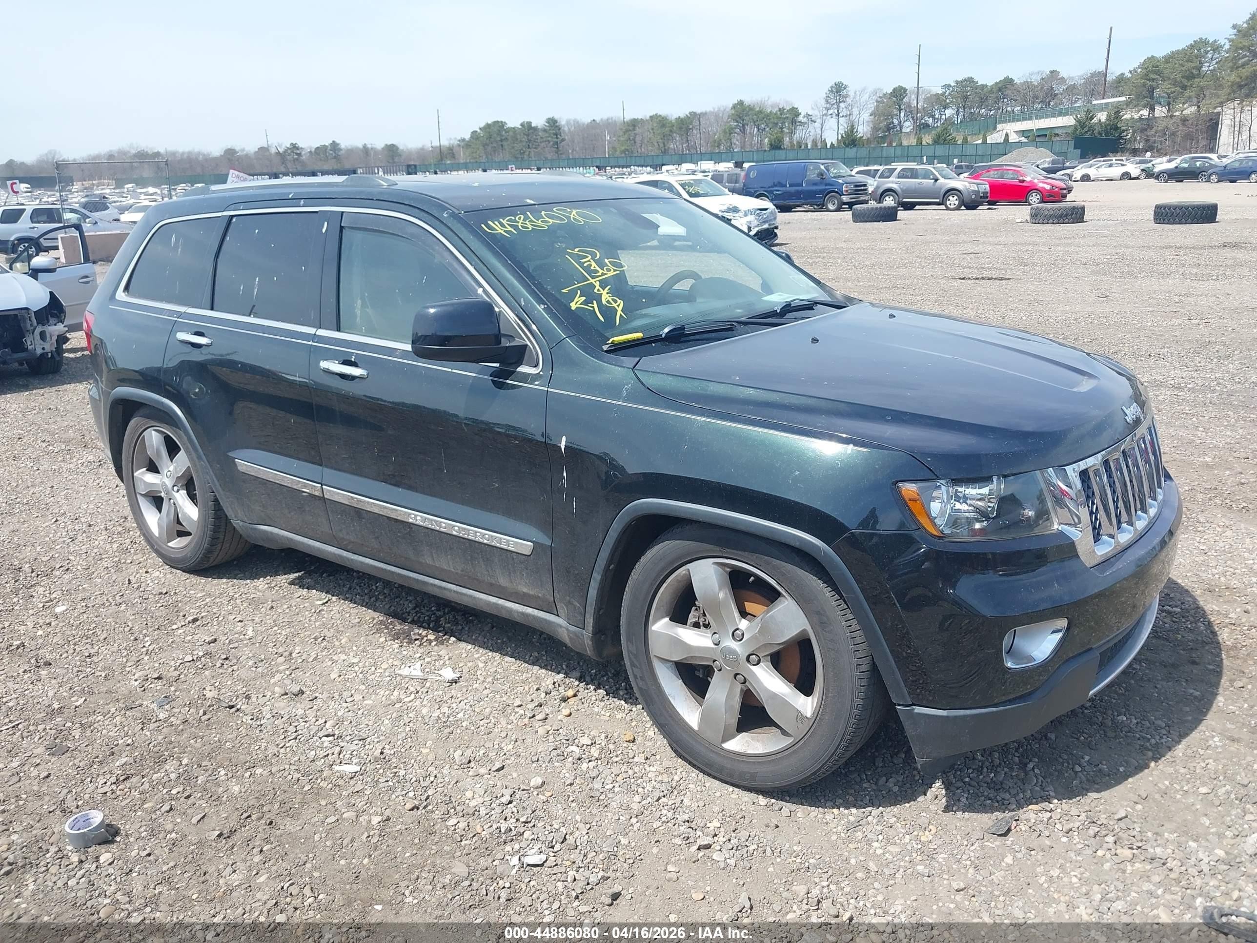 2013 Jeep Grand Cherokee Overland, VIN 1C4RJFCGXDC537026 — Front end