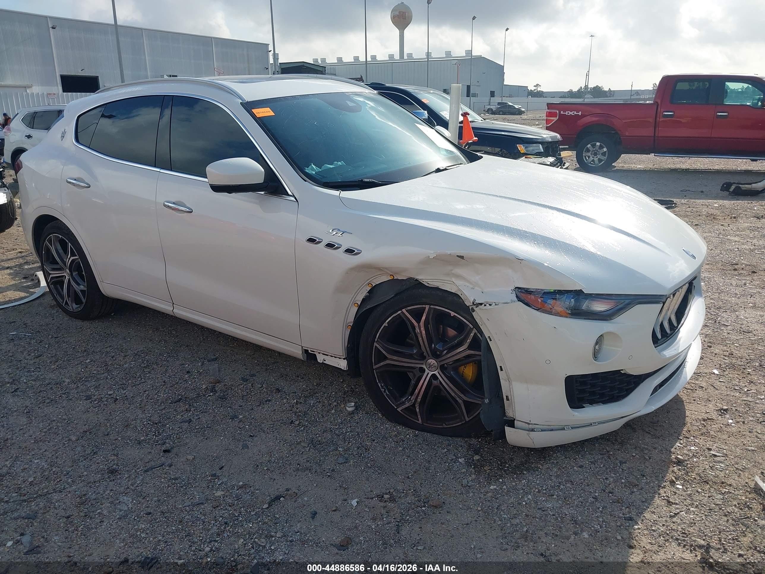 2023 Maserati Levante GT, VIN ZN661XUA3PX420354 — Front end