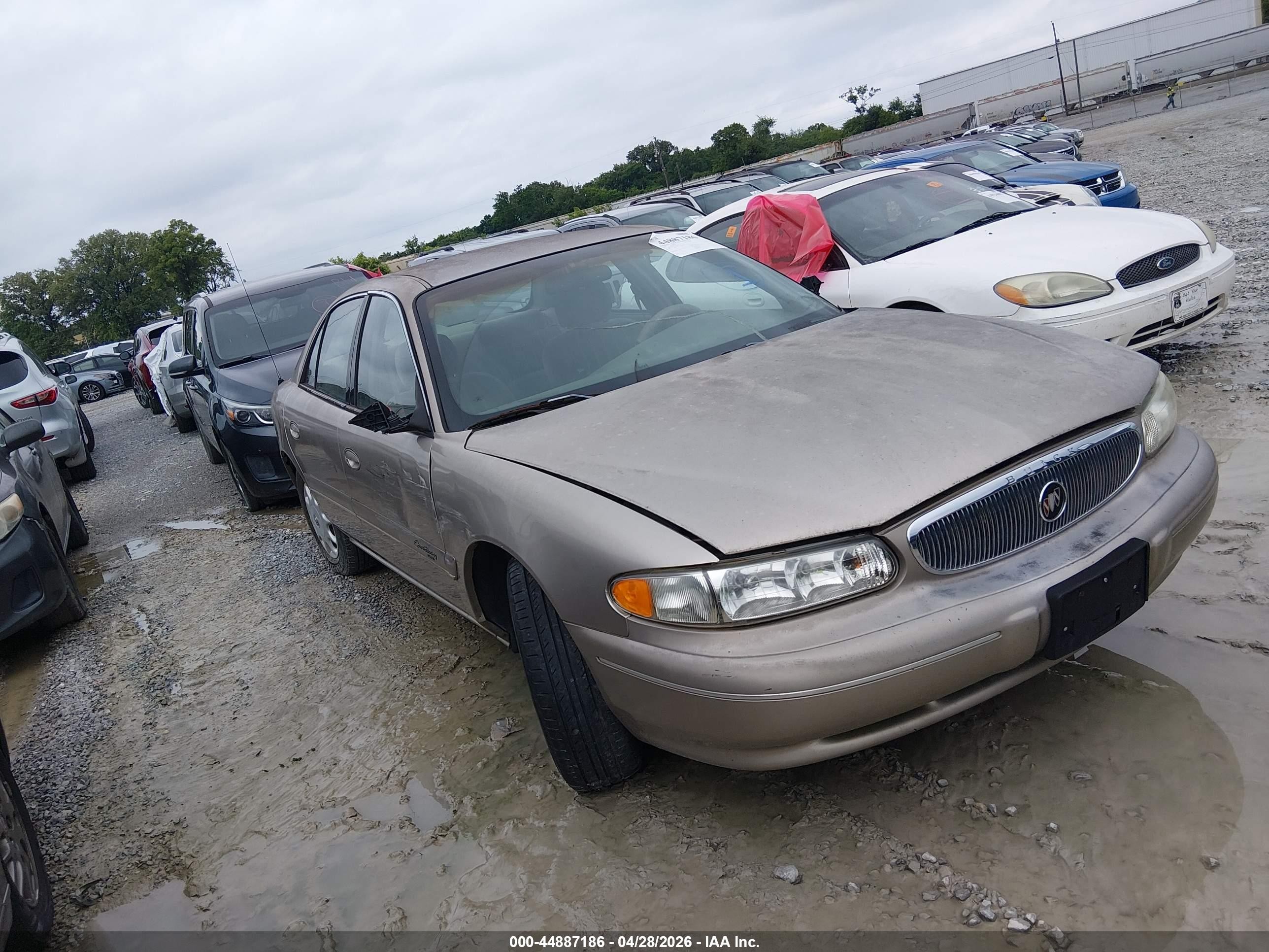 1998 Buick Century Custom, VIN 2G4WS52M9W1417272 — Бок