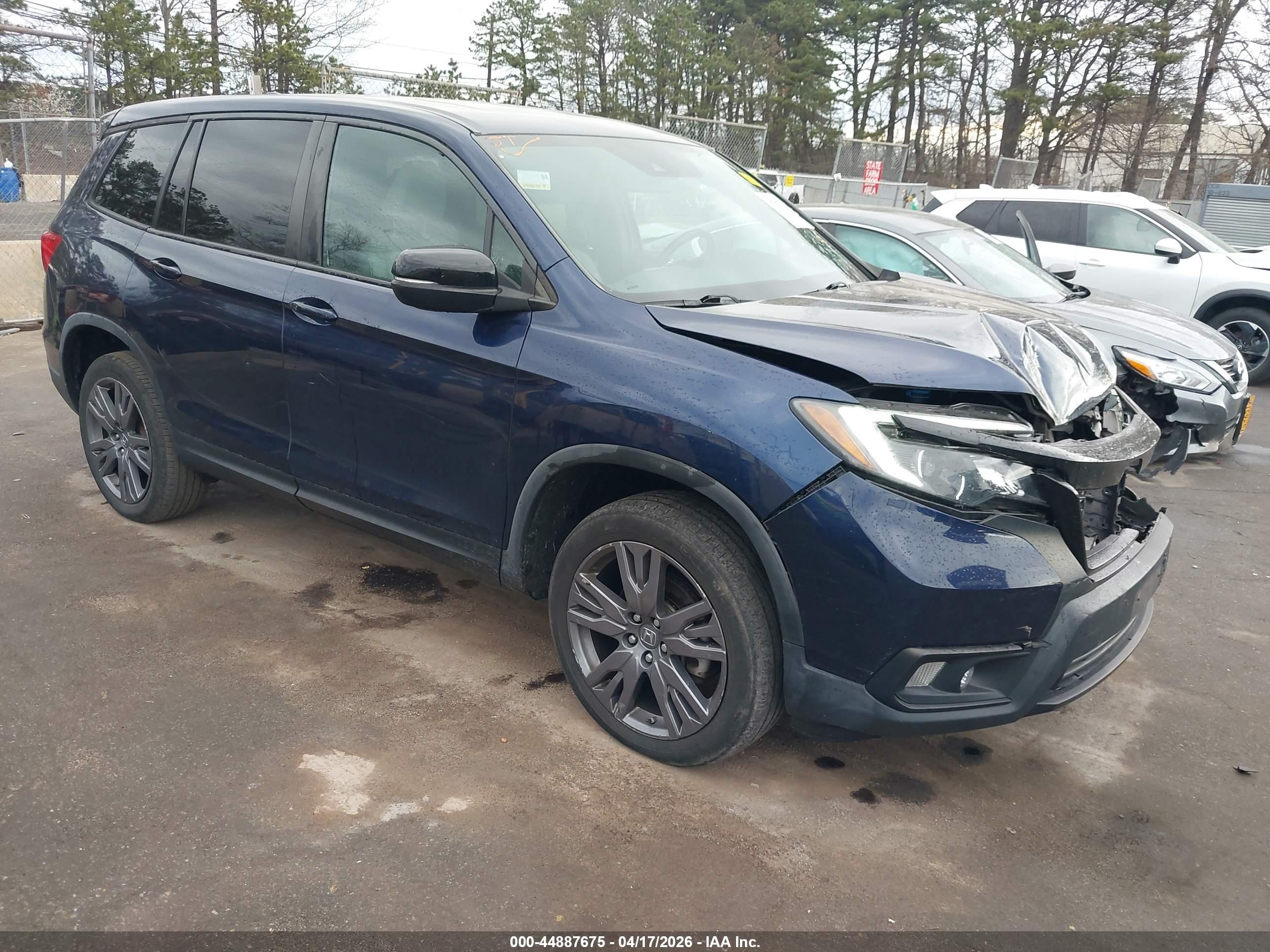 2019 Honda Passport EX-L, VIN 5FNYF8H57KB026972 — Front end