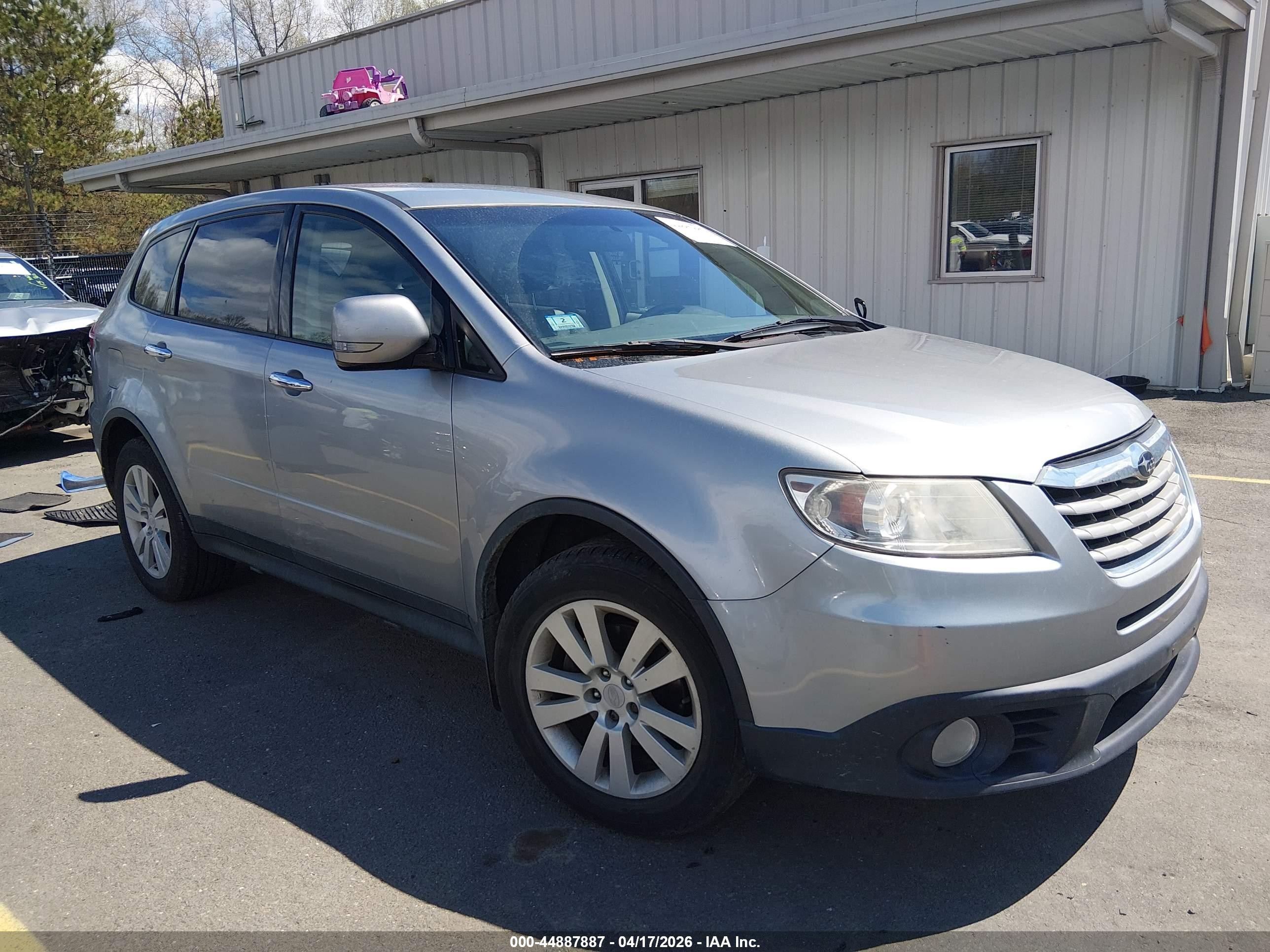 2011 Subaru Tribeca Limited, VIN 4S4WX9GD7B4400860 — Перед