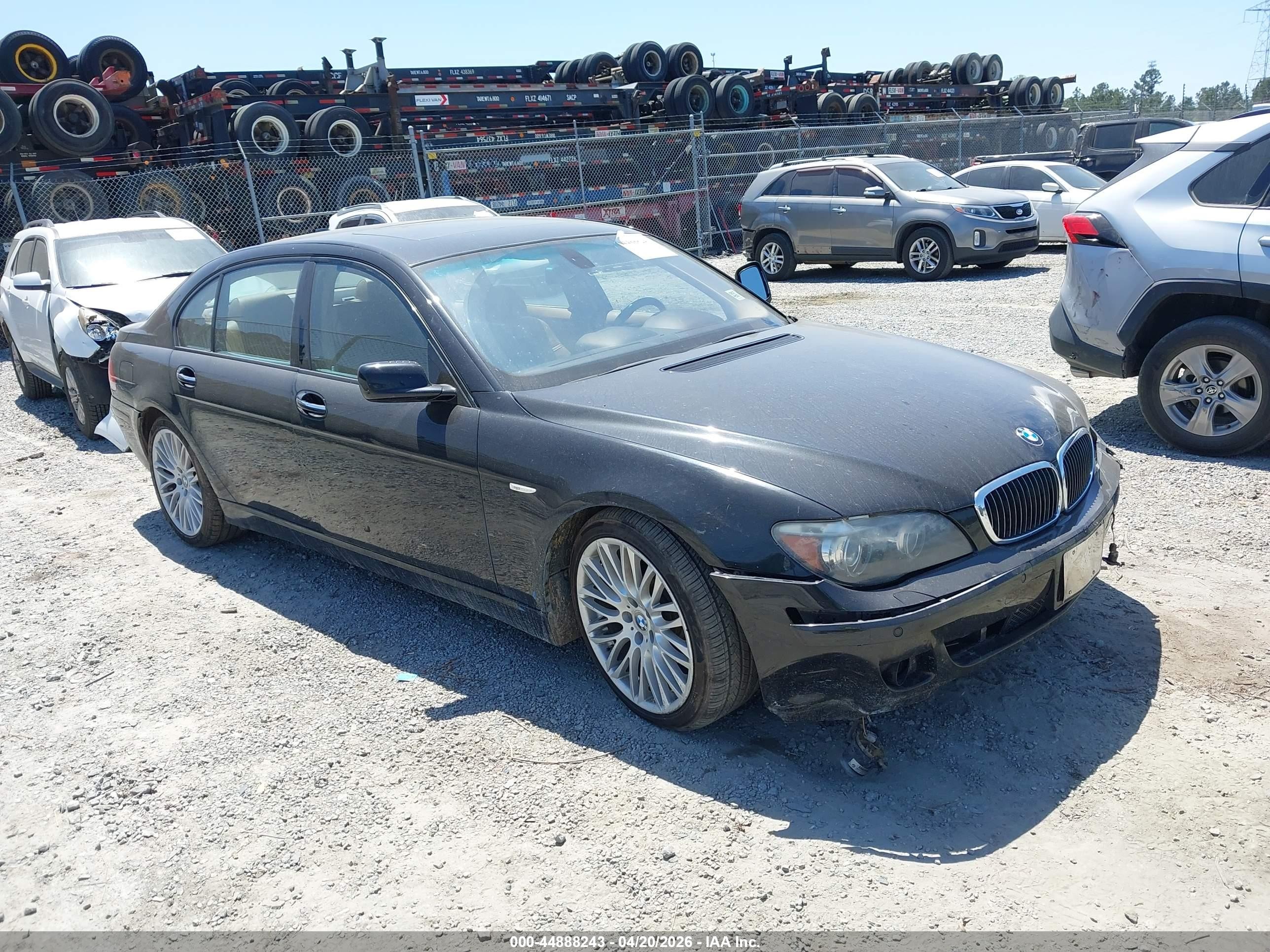 2007 BMW 7 Series 750Li, VIN WBAHN83557DT75795 — Перед