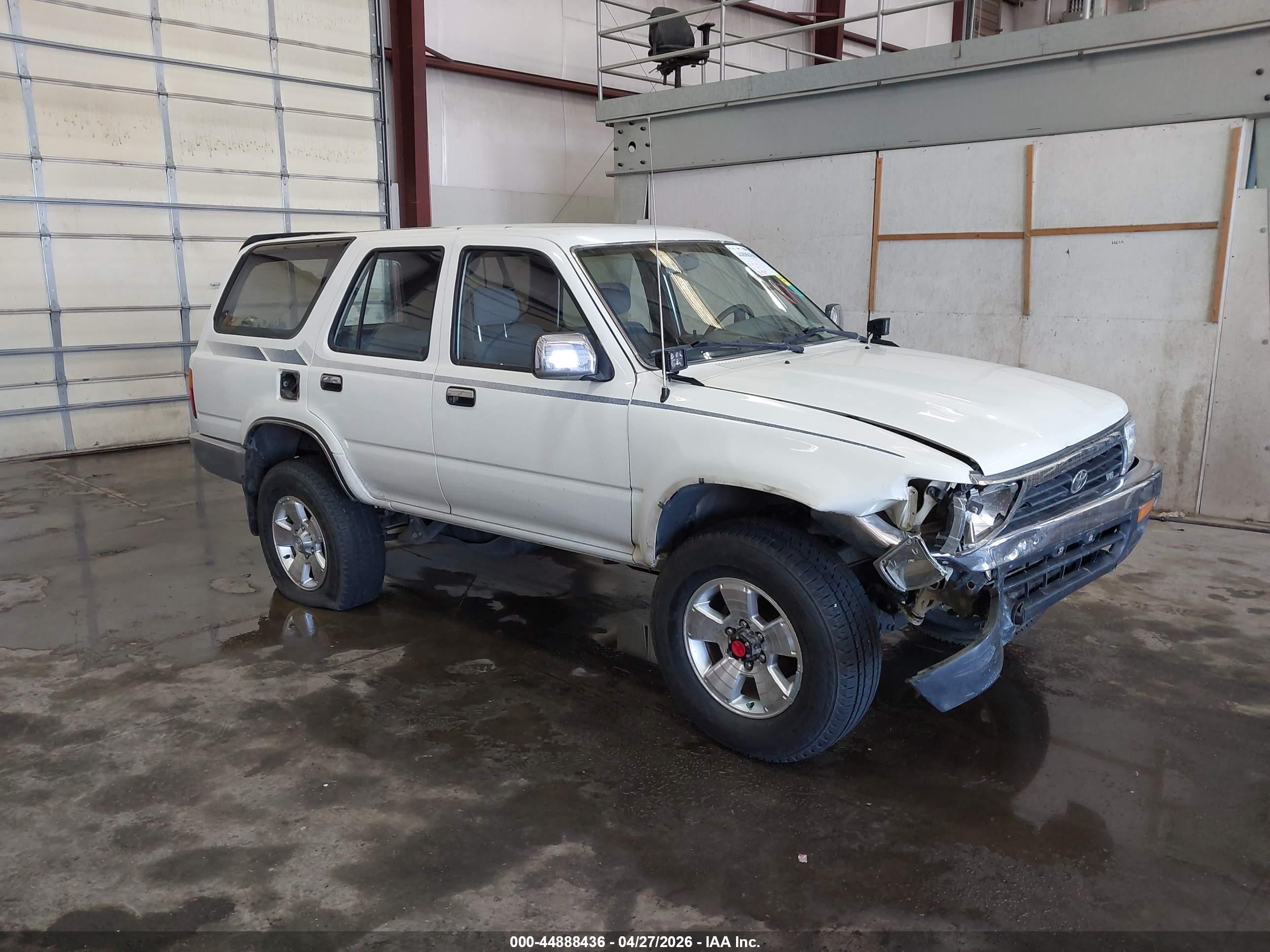 1993 Toyota 4Runner, VIN JT3VN39W2P0098897 — Front end
