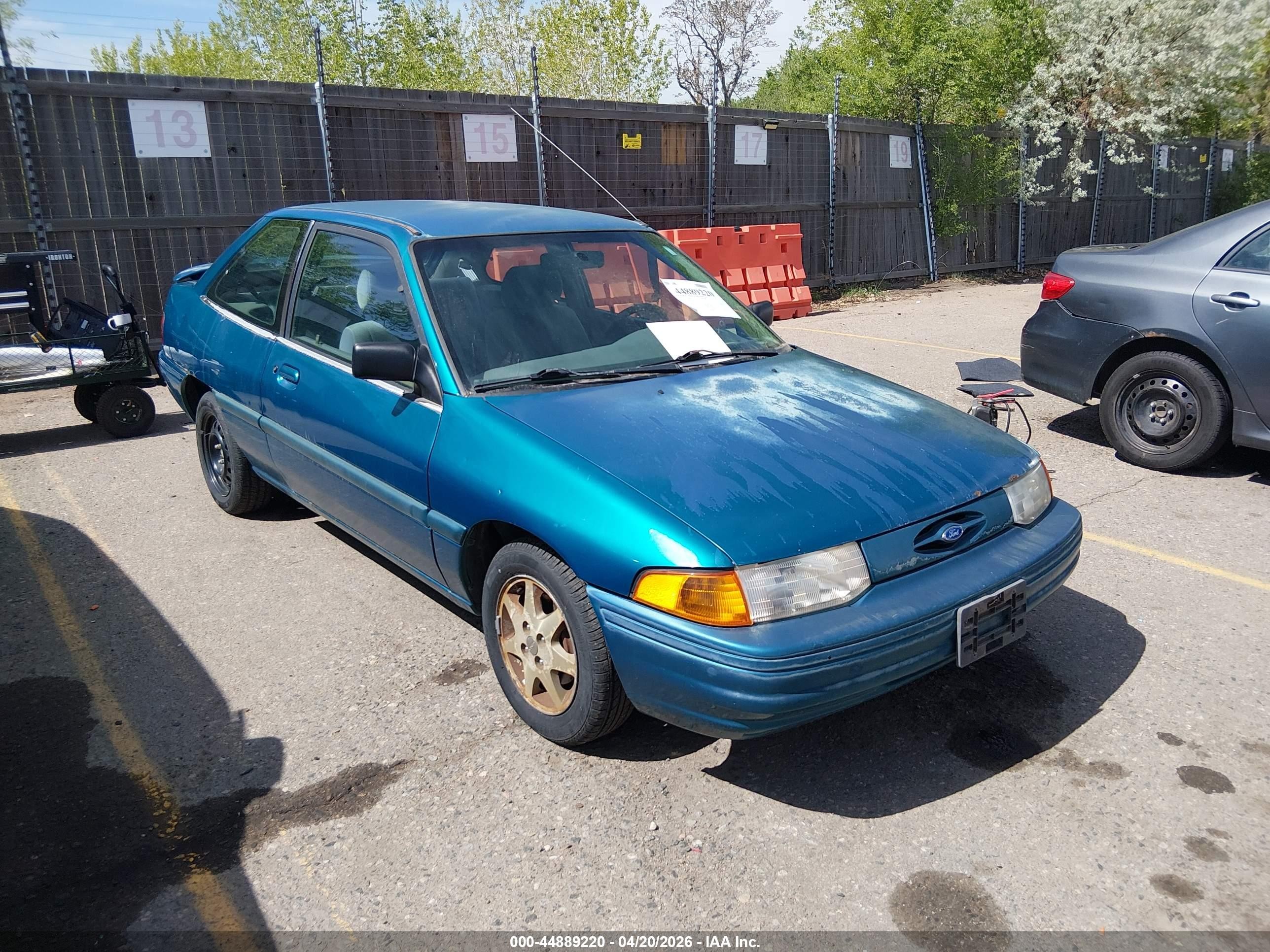 1995 Ford Escort, VIN 3FASP11J5SR220244 — Normal wear