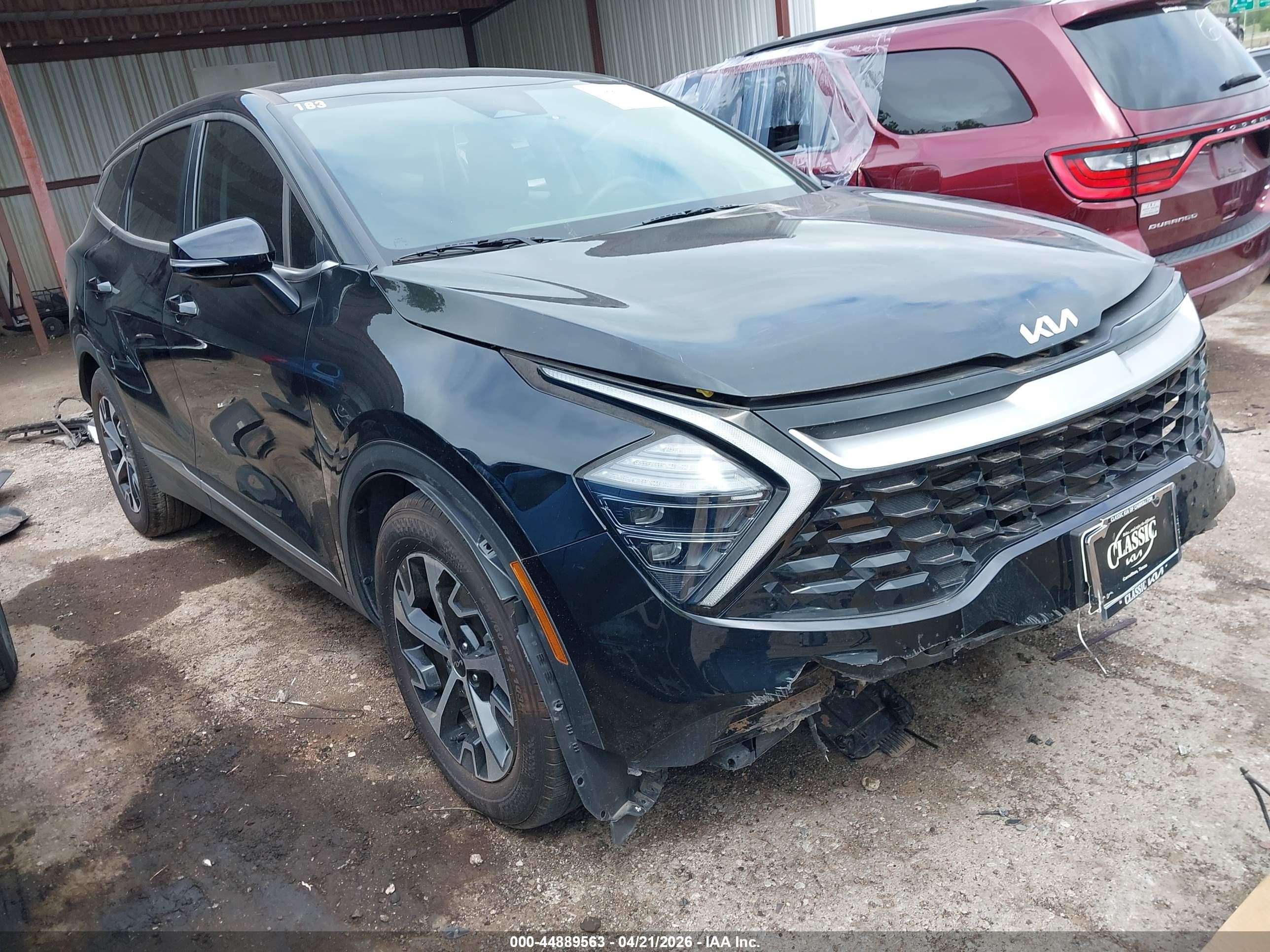 2025 Kia Sportage EX, VIN 5XYK33DF6SG264420 — Front end