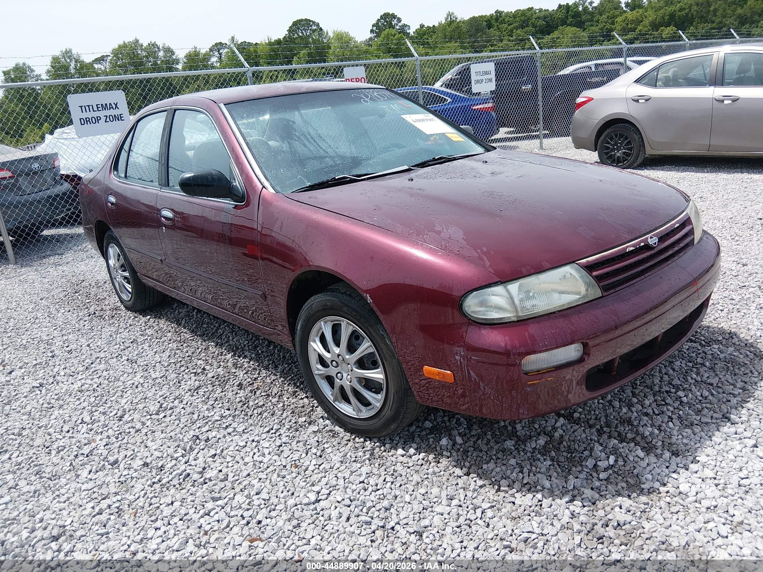 1997 Nissan Altima XE, VIN 1N4BU31DXVC240071 — Normal wear