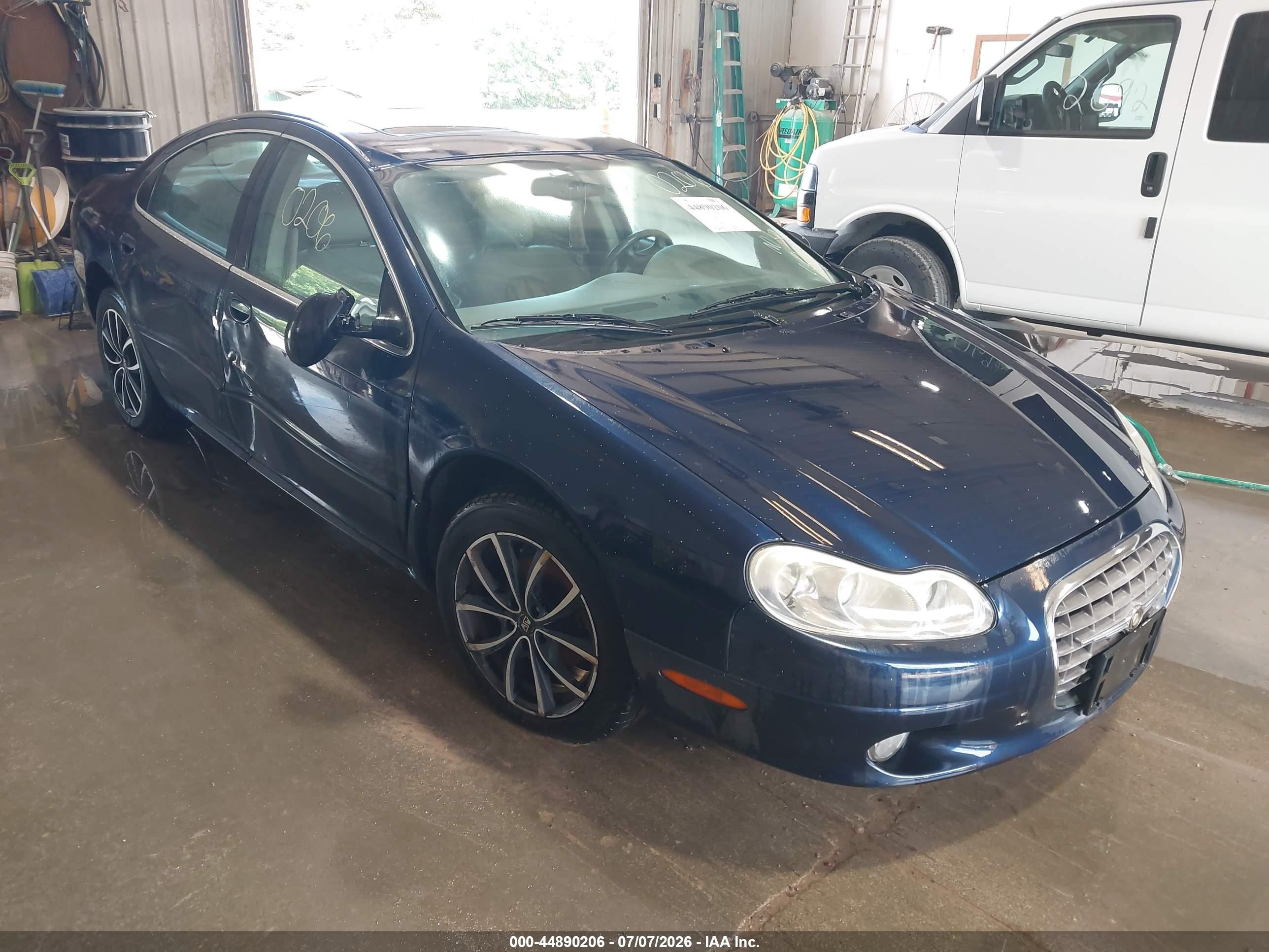 2004 Chrysler Concorde Limited, VIN 2C3AD56G44H642916 — Side