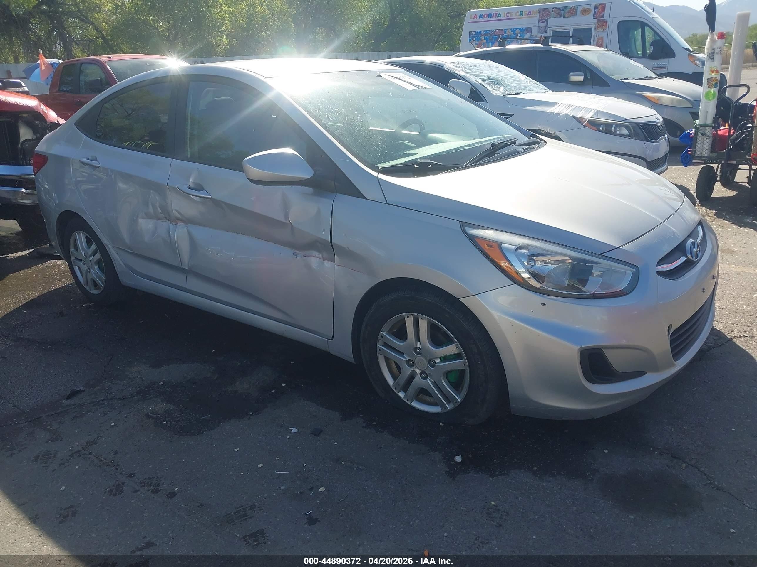 2017 Hyundai Accent SE, VIN KMHCT4AE7HU273426 — Бок