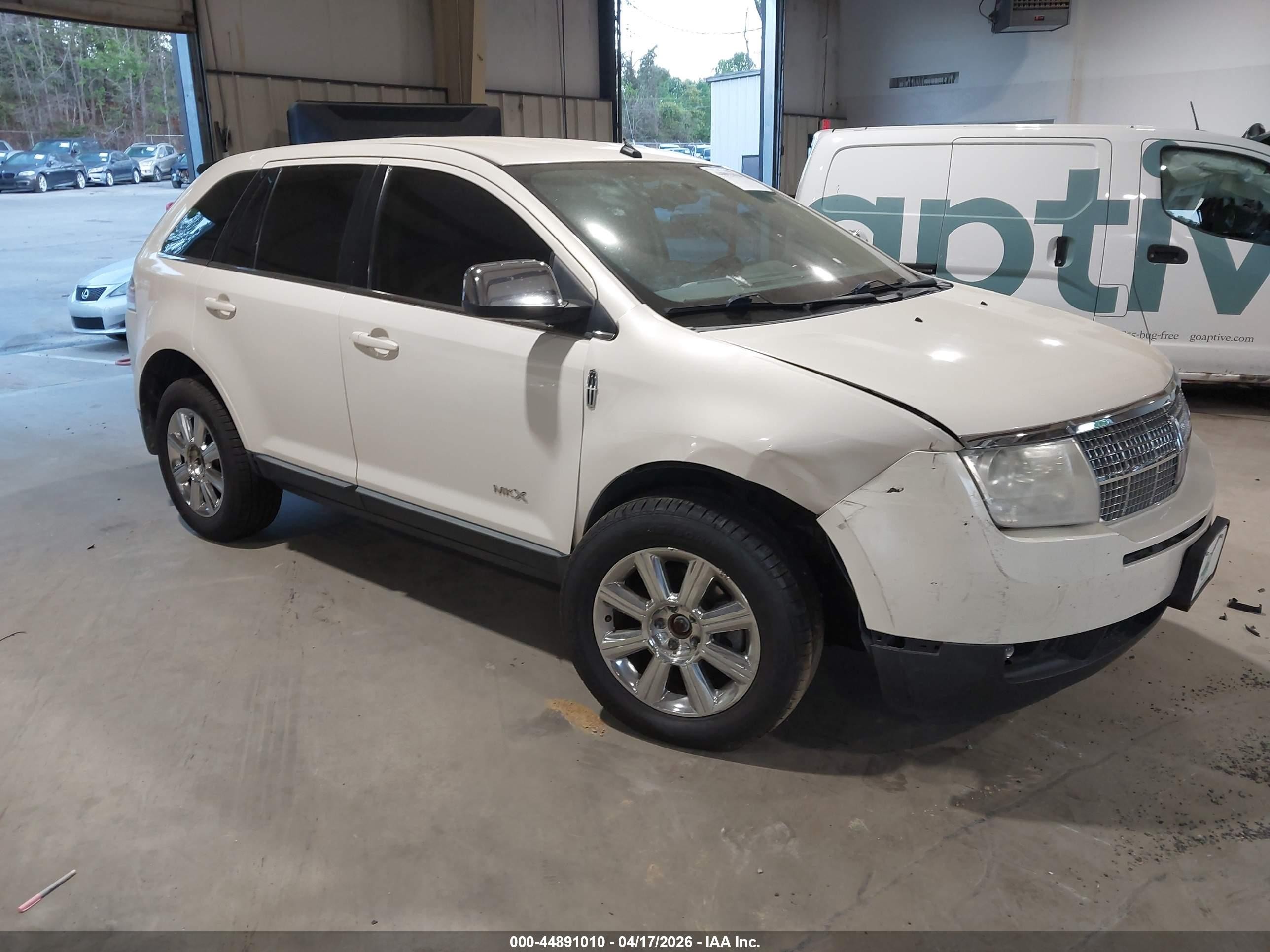 2008 Lincoln MKX, VIN 2LMDU68C68BJ22122 — Auction photo