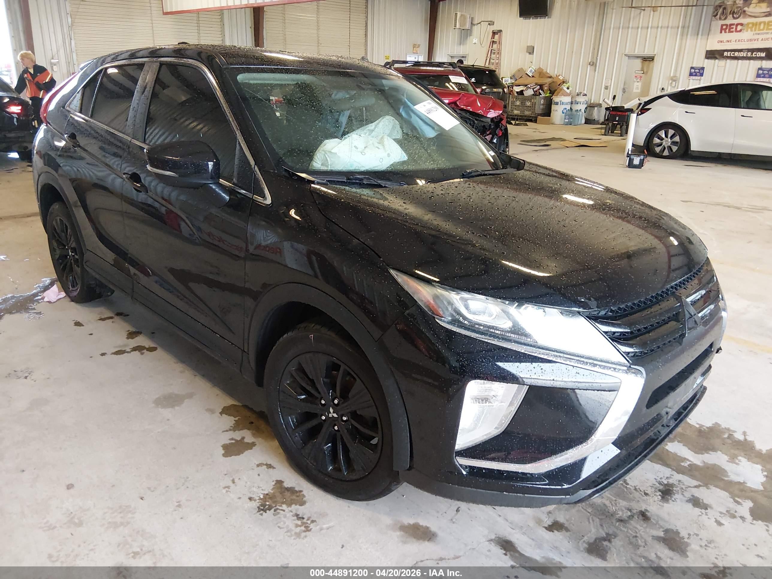 2019 Mitsubishi Eclipse Cross LE, VIN JA4AT4AA0KZ021305 — Front end