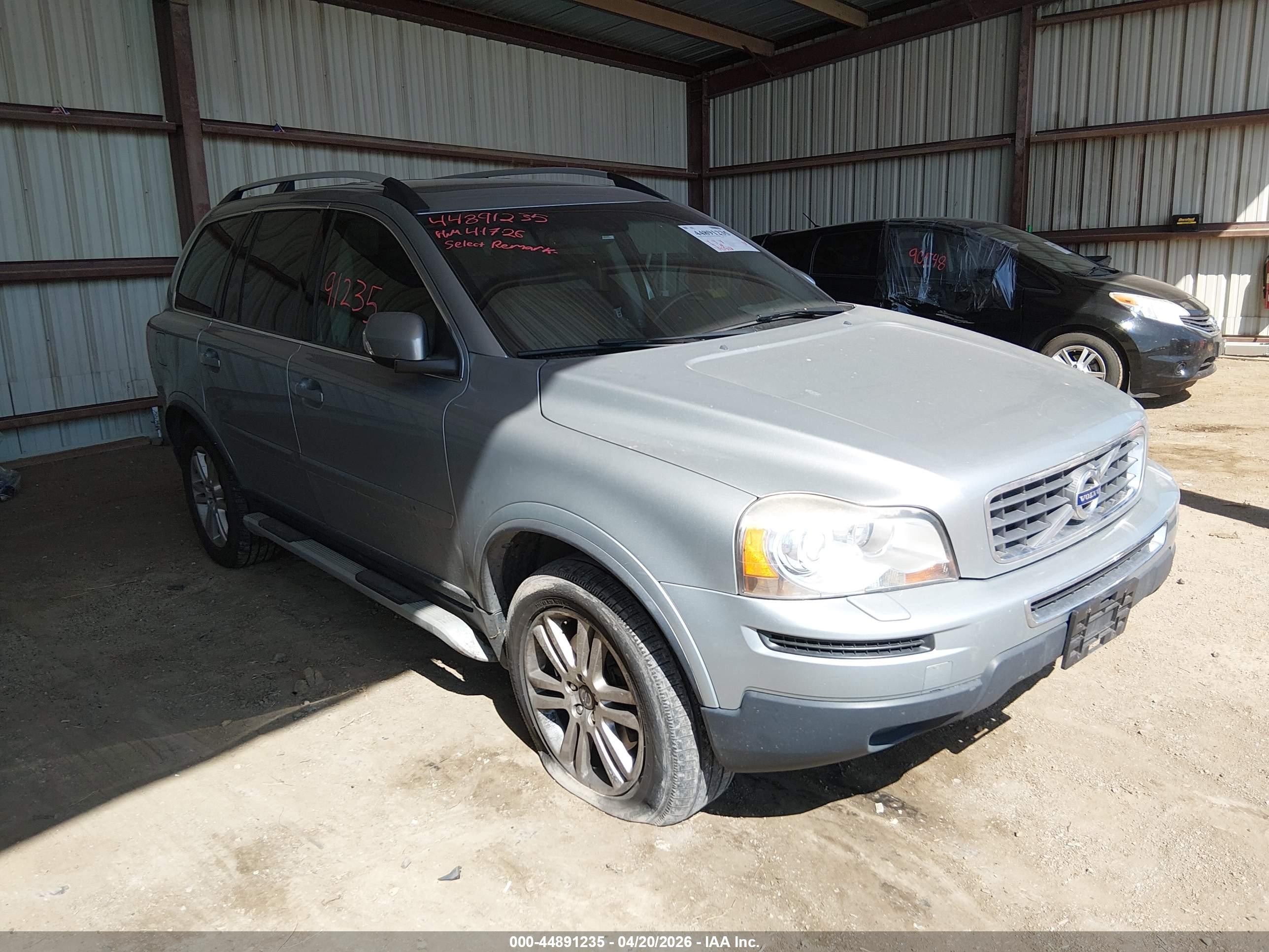 2012 Volvo XC90, VIN YV4952CZ5C1618621 — Front end