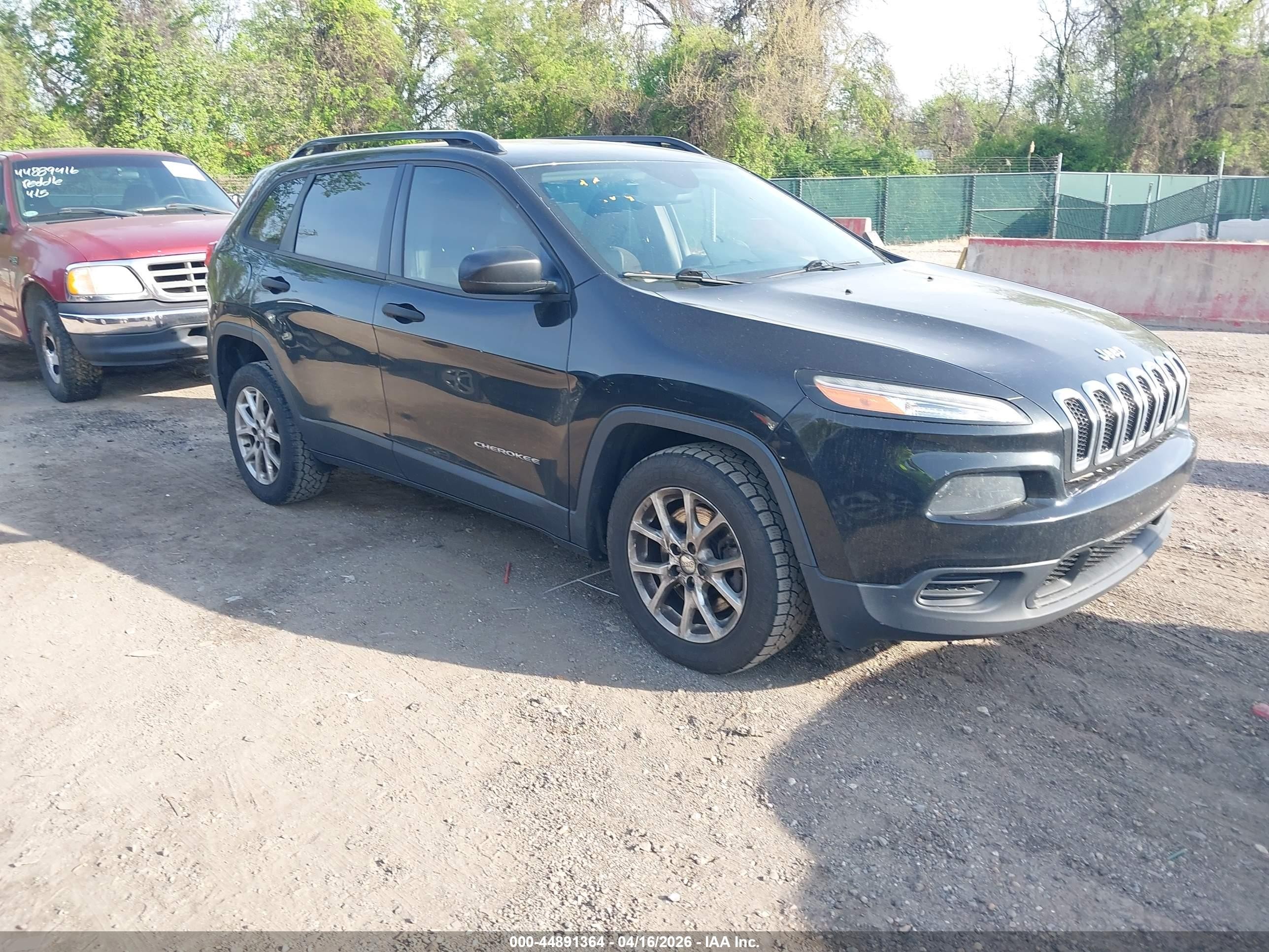 2015 Jeep Cherokee Sport, VIN 1C4PJLAB1FW721253 — Обычный износ