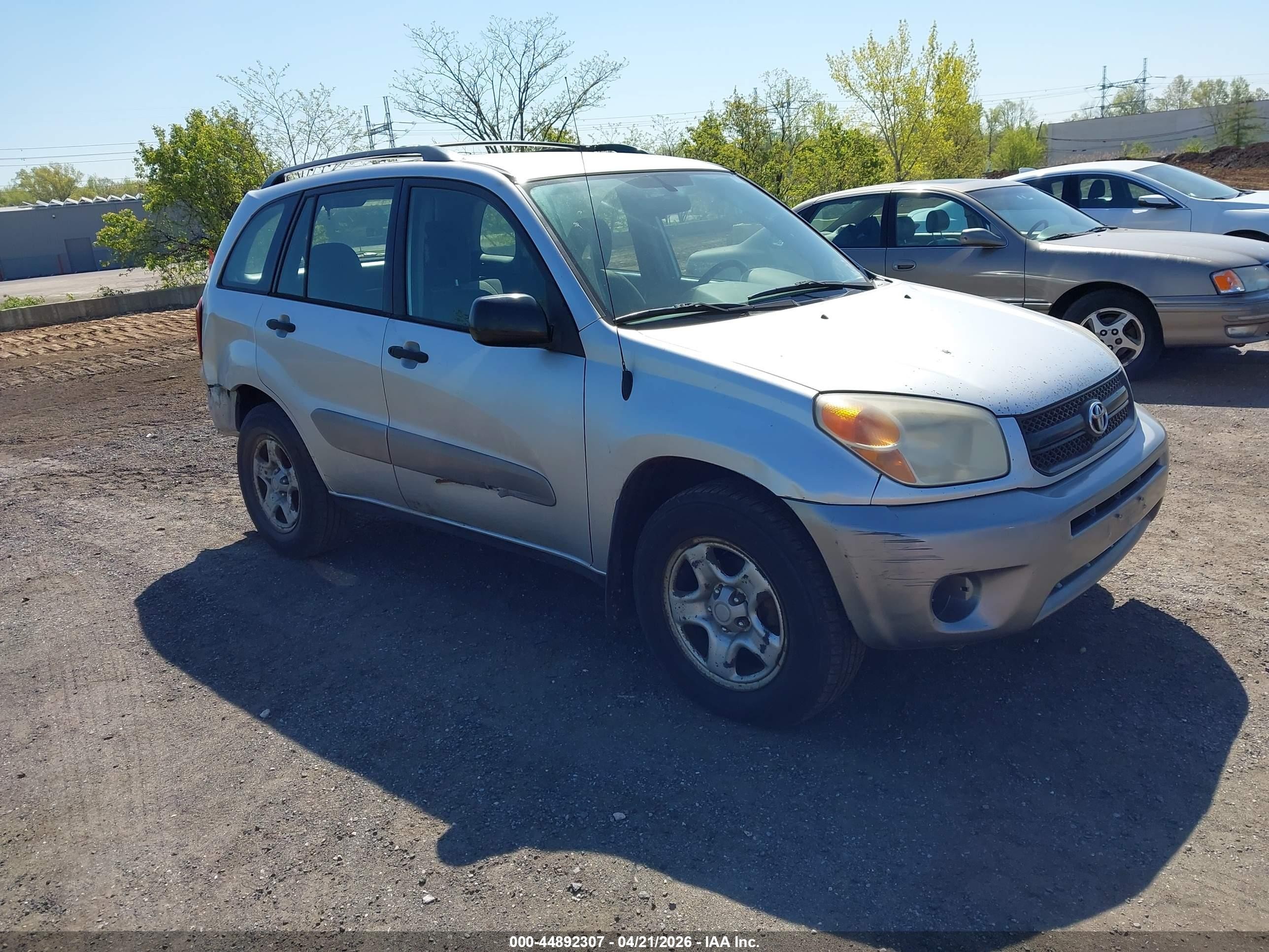 2005 Toyota RAV4, VIN JTEGD20V950084476 — Normal wear