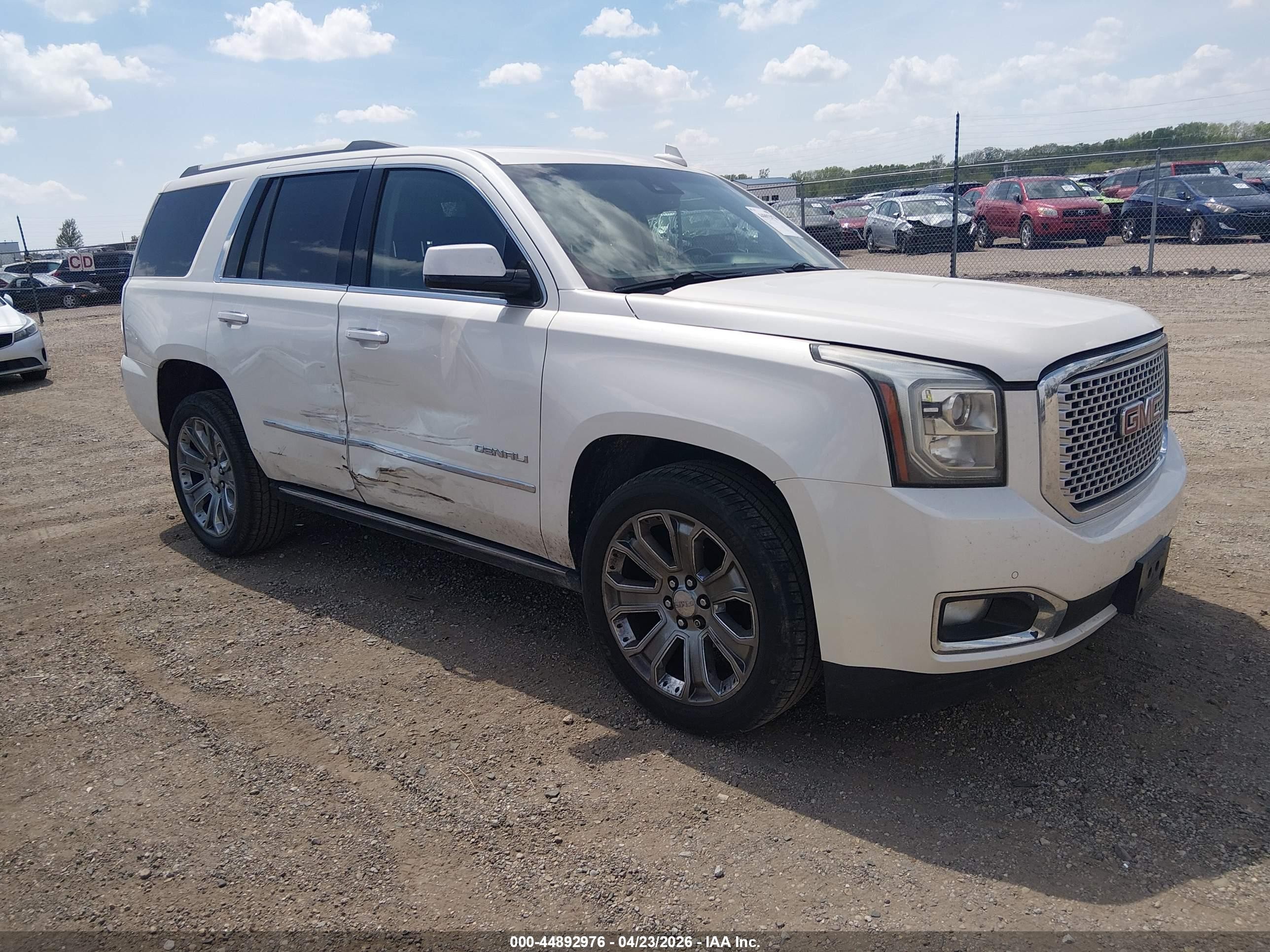2015 GMC Yukon Denali, VIN 1GKS2CKJ7FR567583 — Side