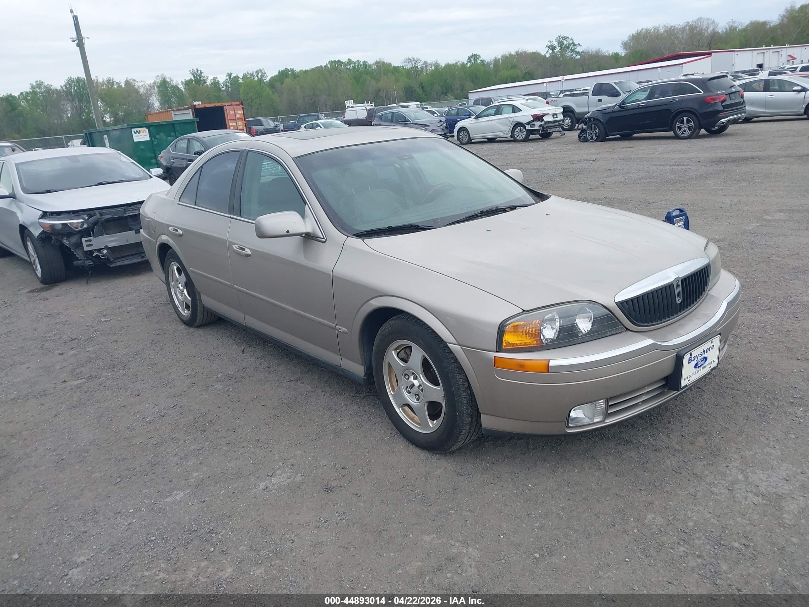 2000 Lincoln LS, VIN 1LNHM87A6YY757787 — Бок