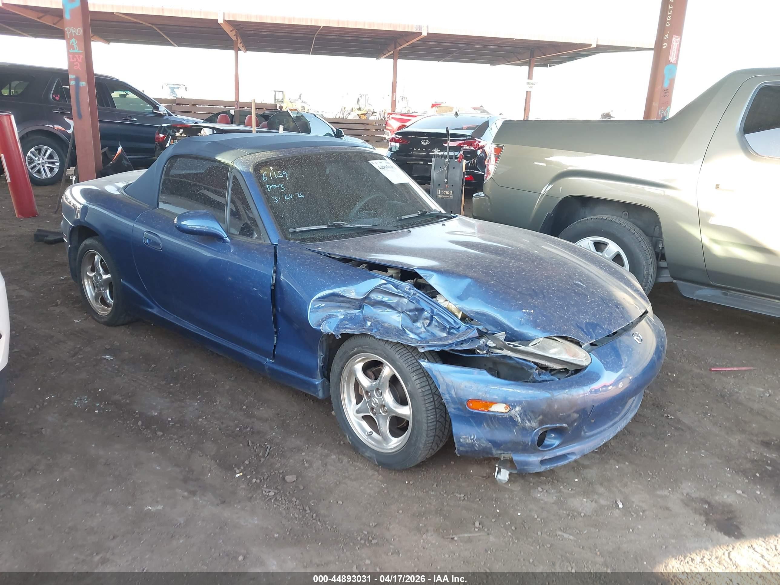 1999 Mazda MX-5 Miata, VIN JM1NB3537X0130016 — Front end