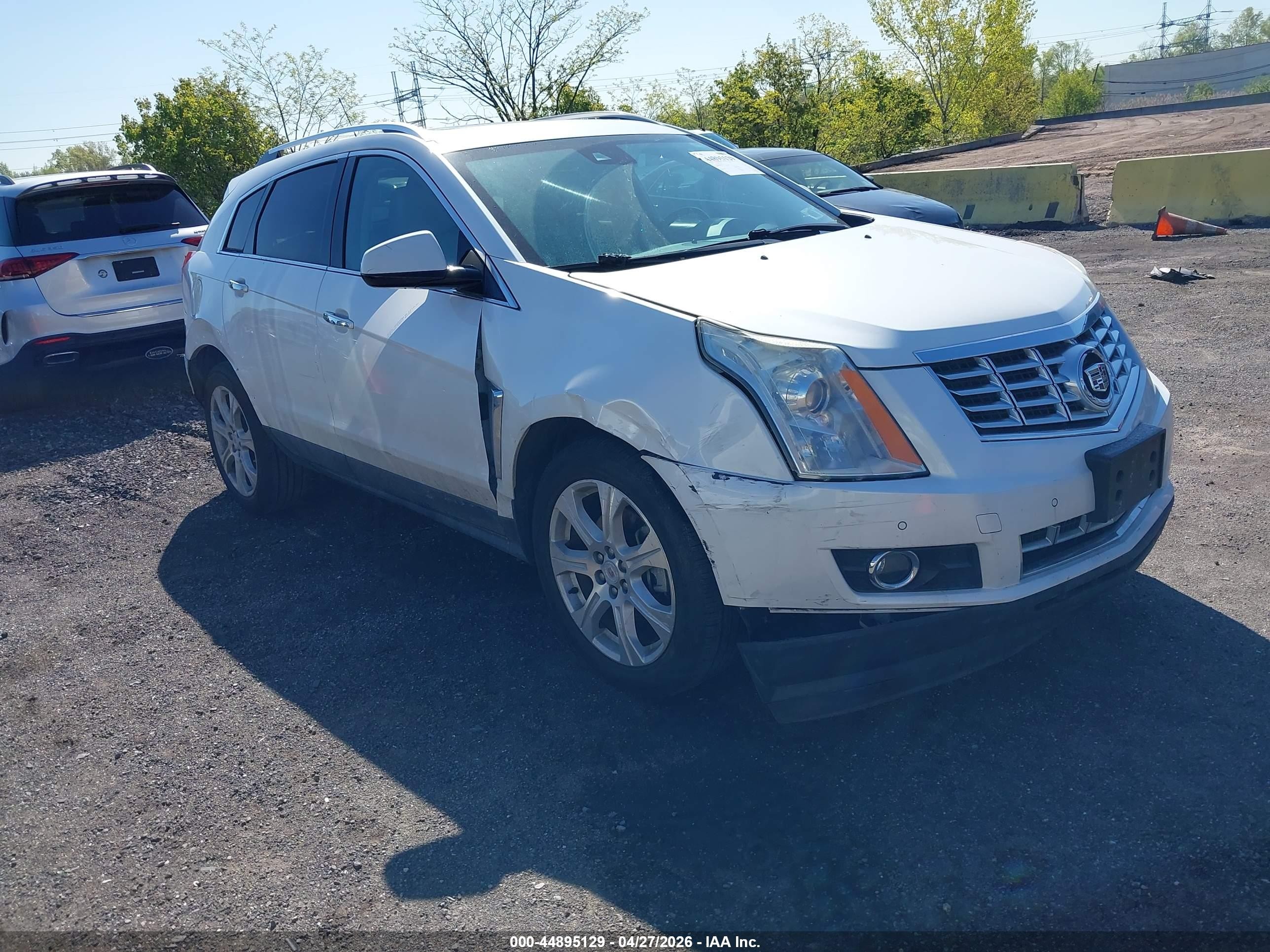 2016 Cadillac SRX Performance Collection, VIN 3GYFNCE37GS565214 — Side