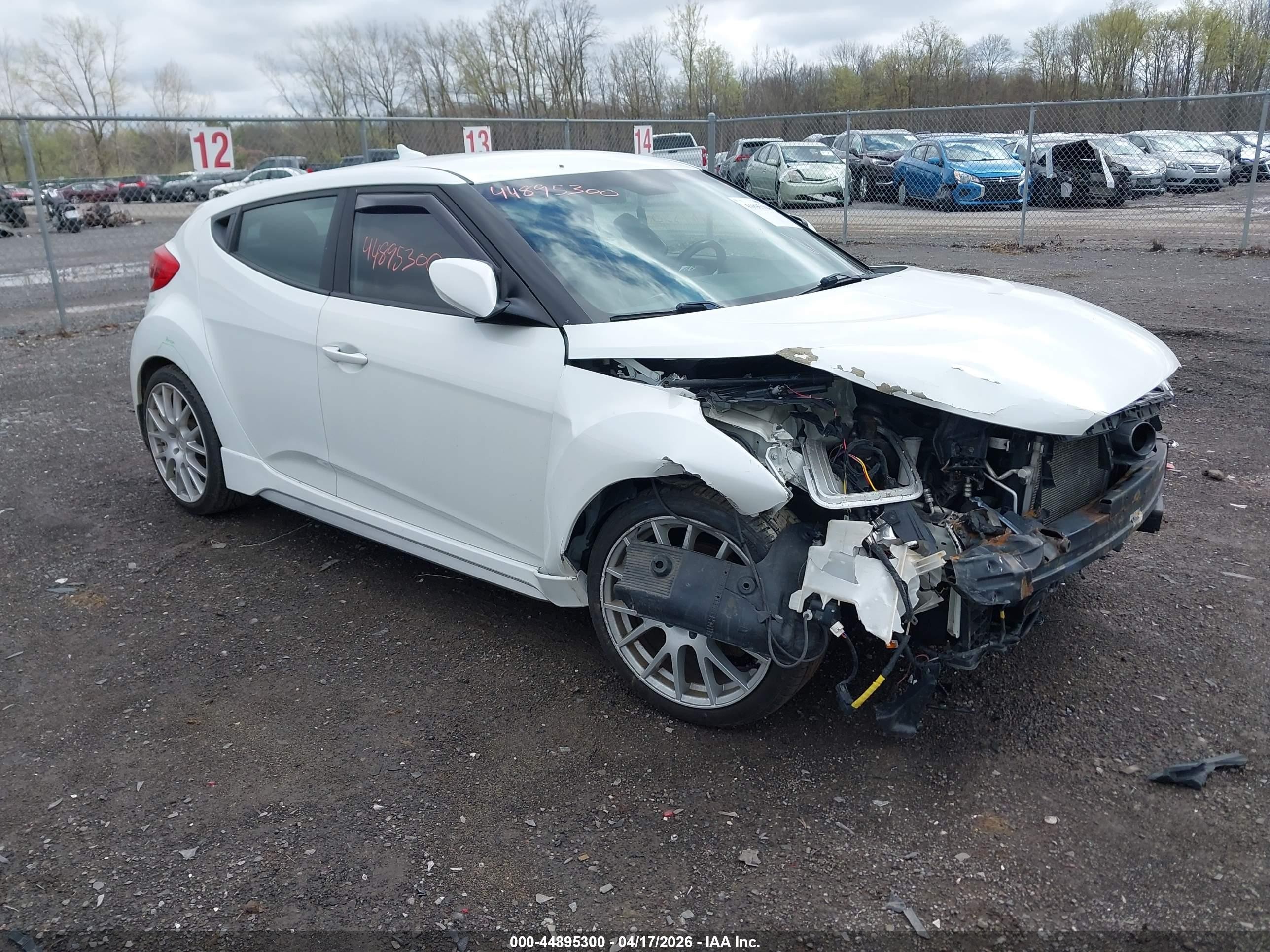 2016 Hyundai Veloster Turbo, VIN KMHTC6AE6GU295296 — Front end