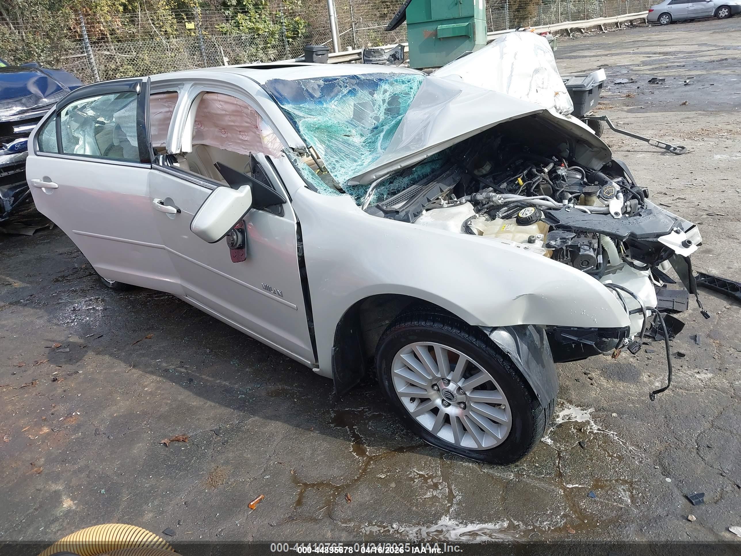 2008 Mercury Milan Premier, VIN 3MEHM08Z78R612815 — Rollover