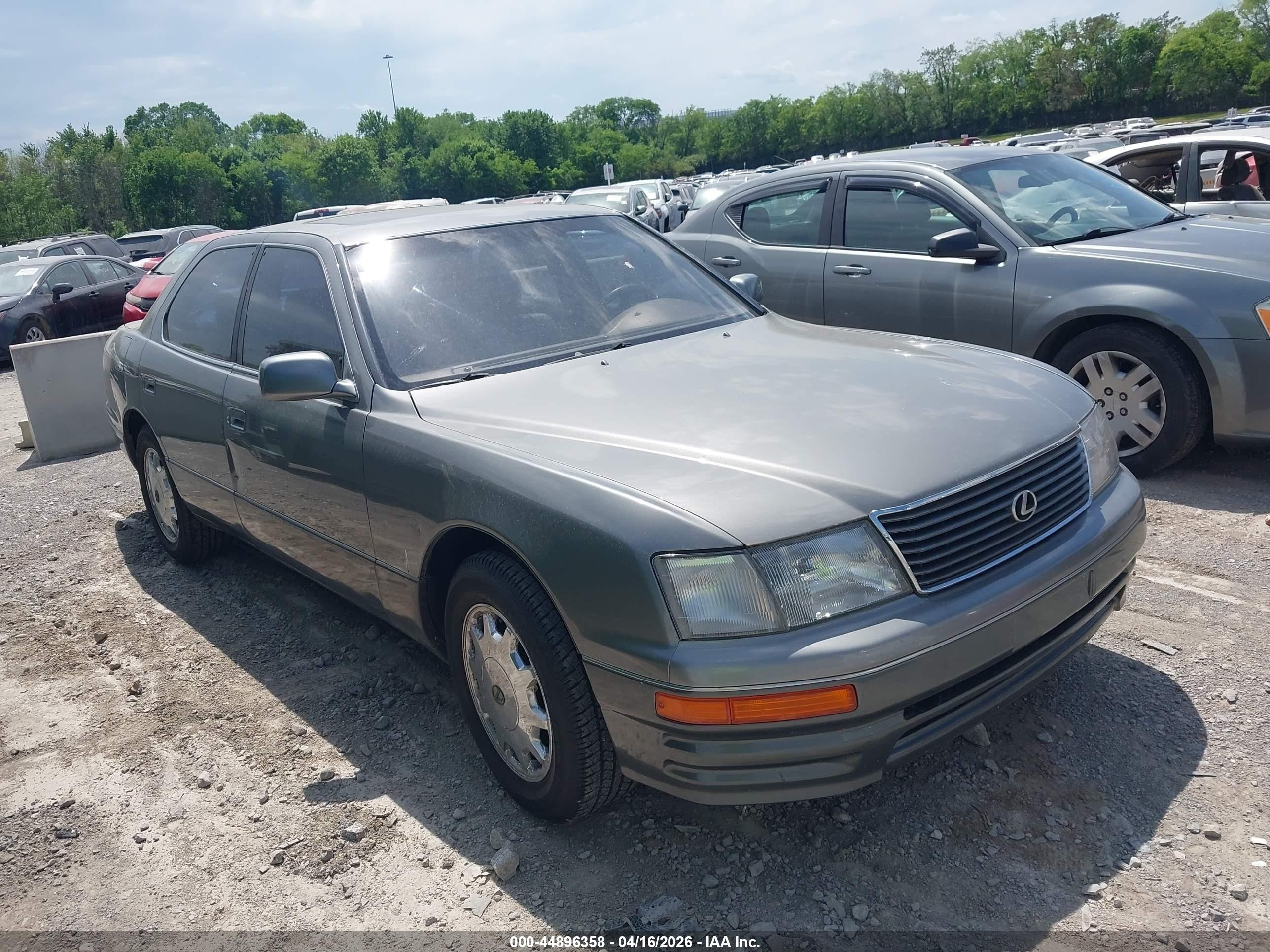 1997 Lexus LS 400, VIN JT8BH28F5V0091438 — Normal wear