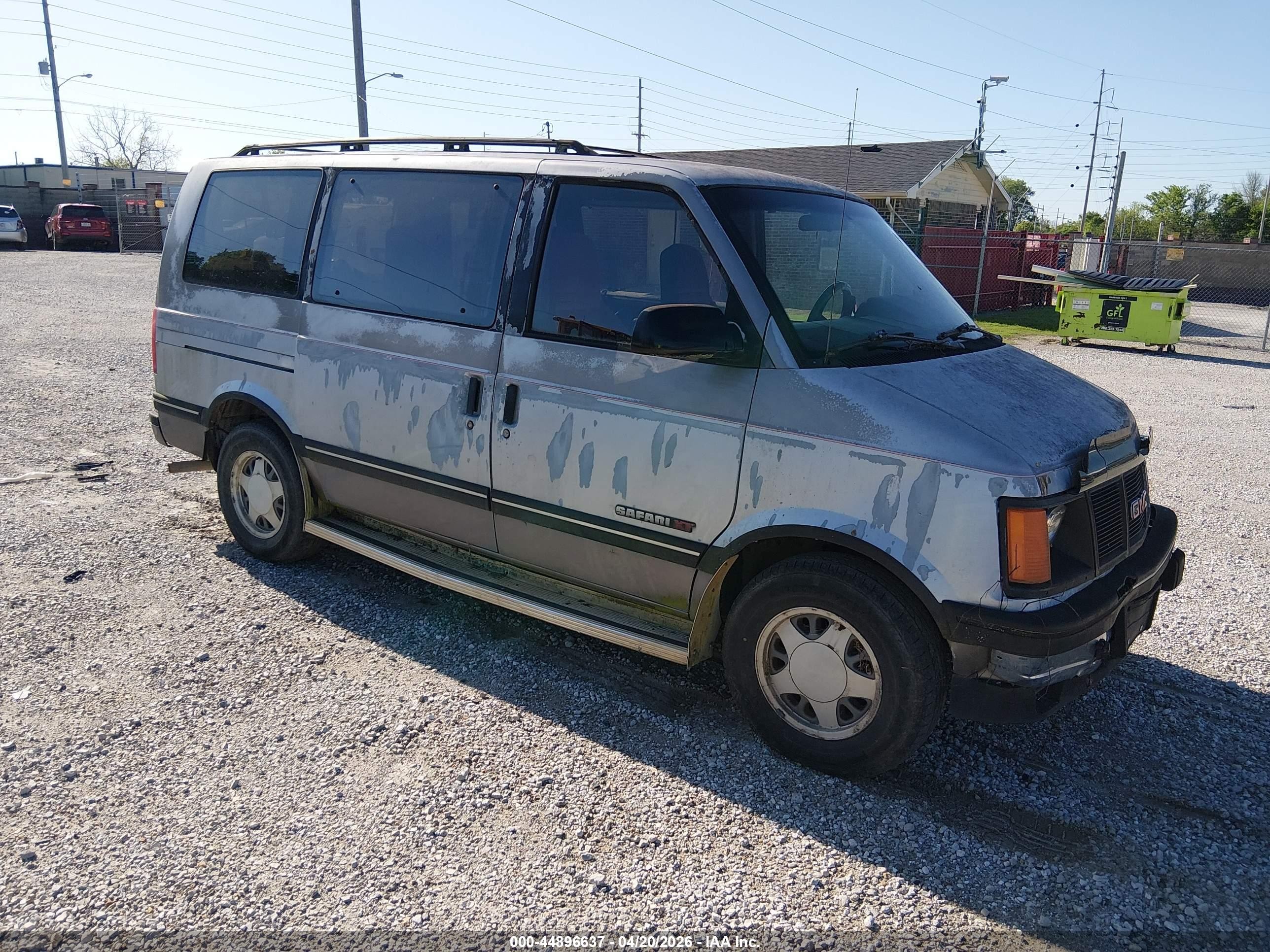 1993 GMC Safari, VIN 1GKDM19Z6PB502818 — Normal wear