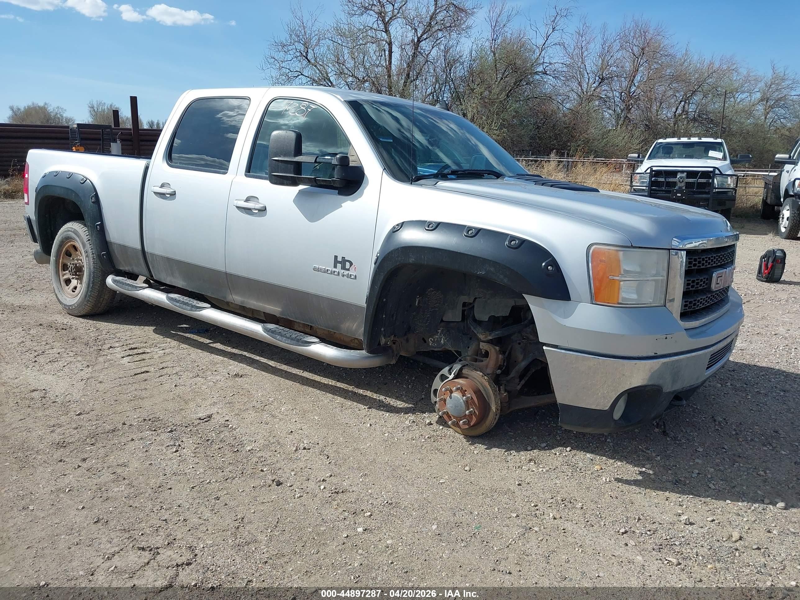 2011 GMC Sierra 2500HD SLT, VIN 1GT121C85BF206324 — Electrical